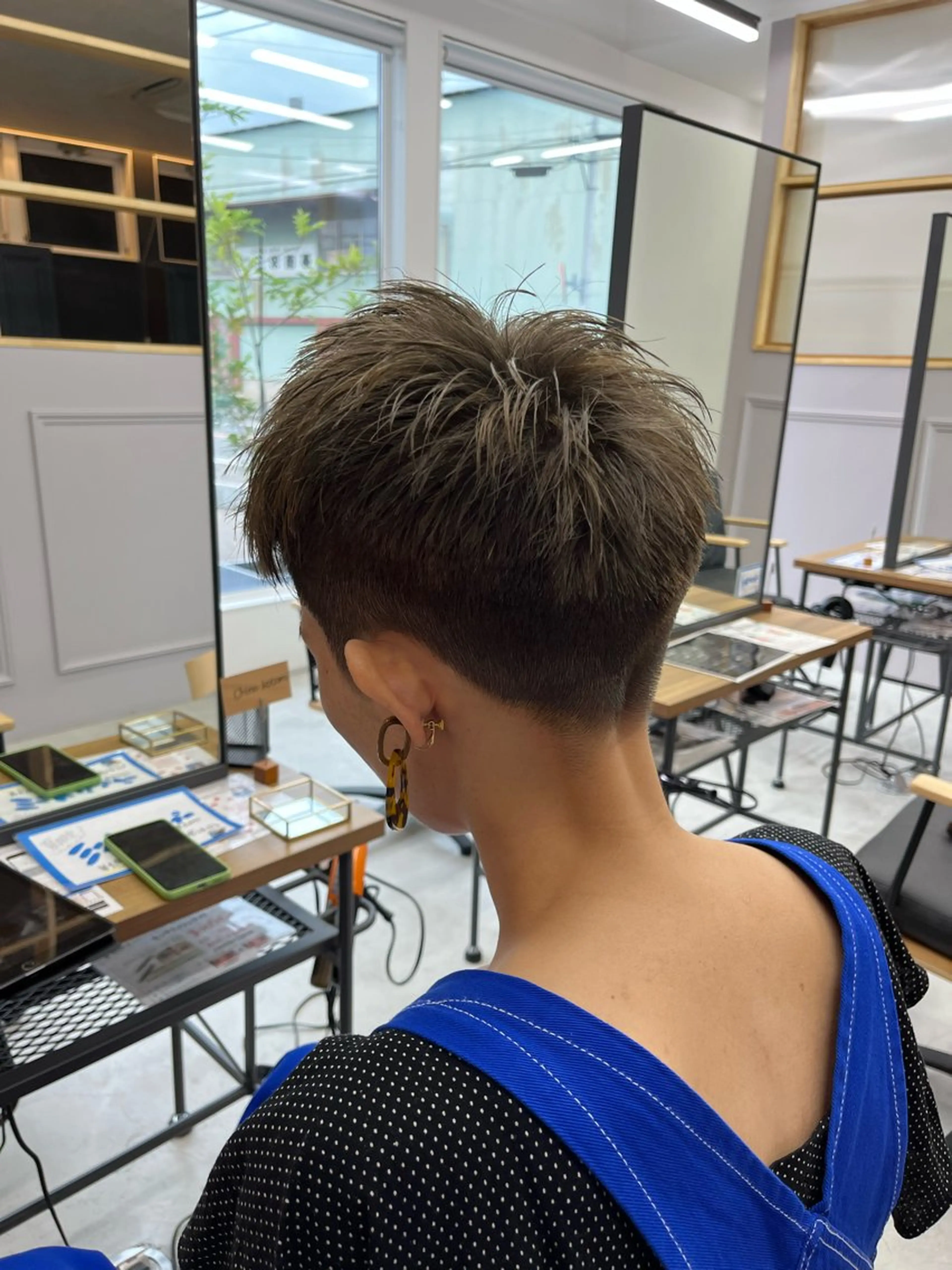 カラー 鴨田 彩音のヘアスタイル
