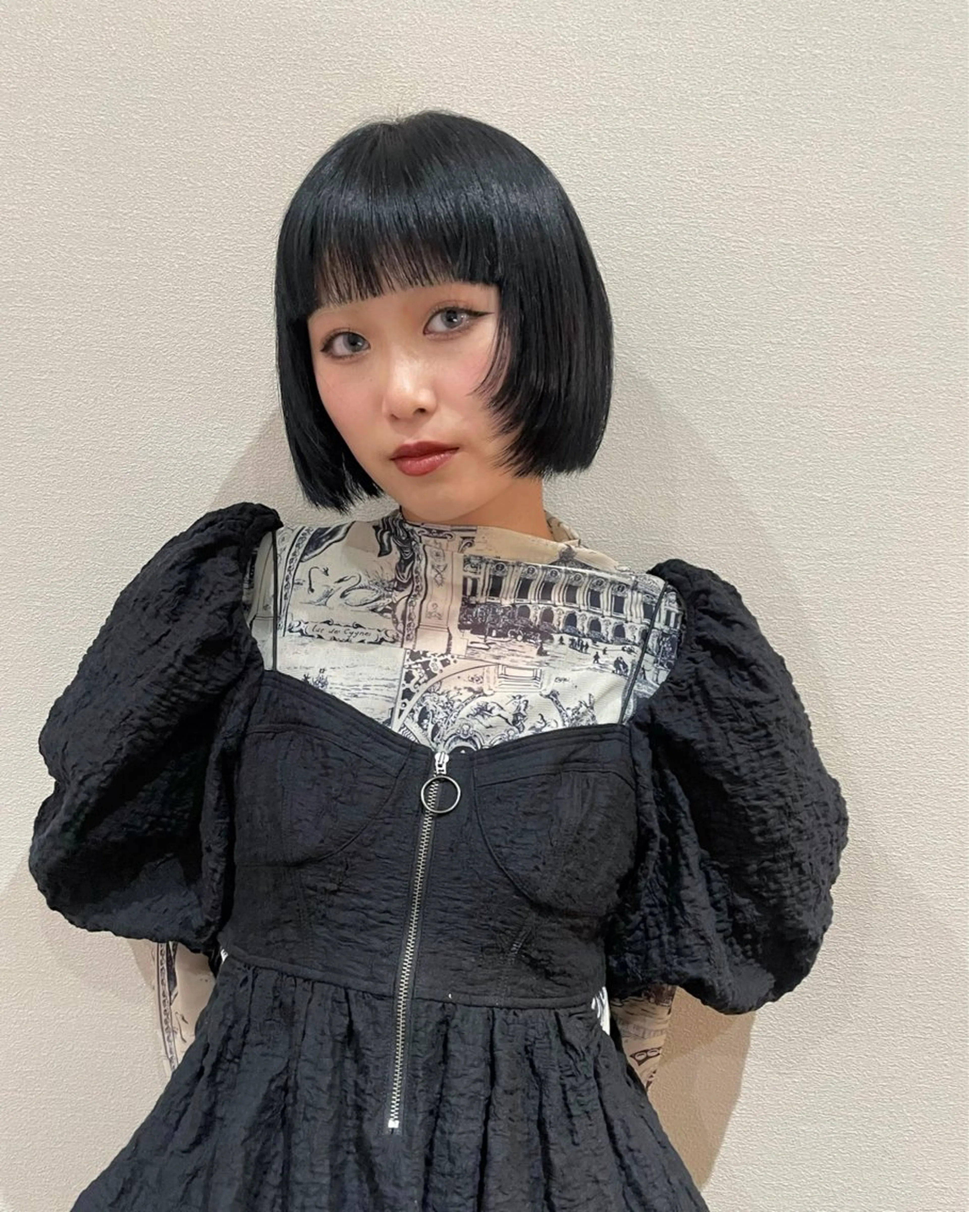 ショート カラー ブリーチ カット ひなた 艶カラー/渋谷のヘアスタイル