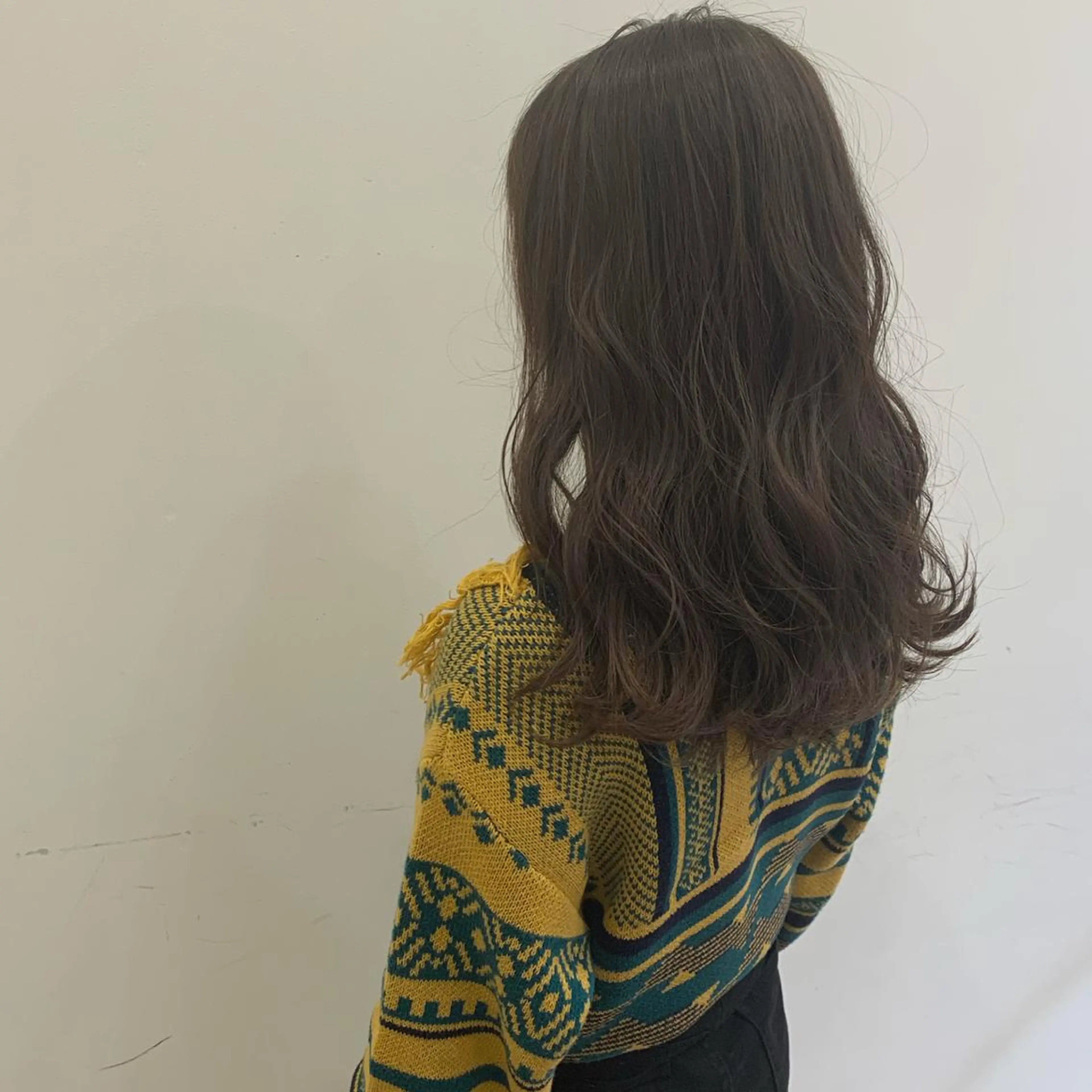 ロング 津秋 朝美のヘアスタイル