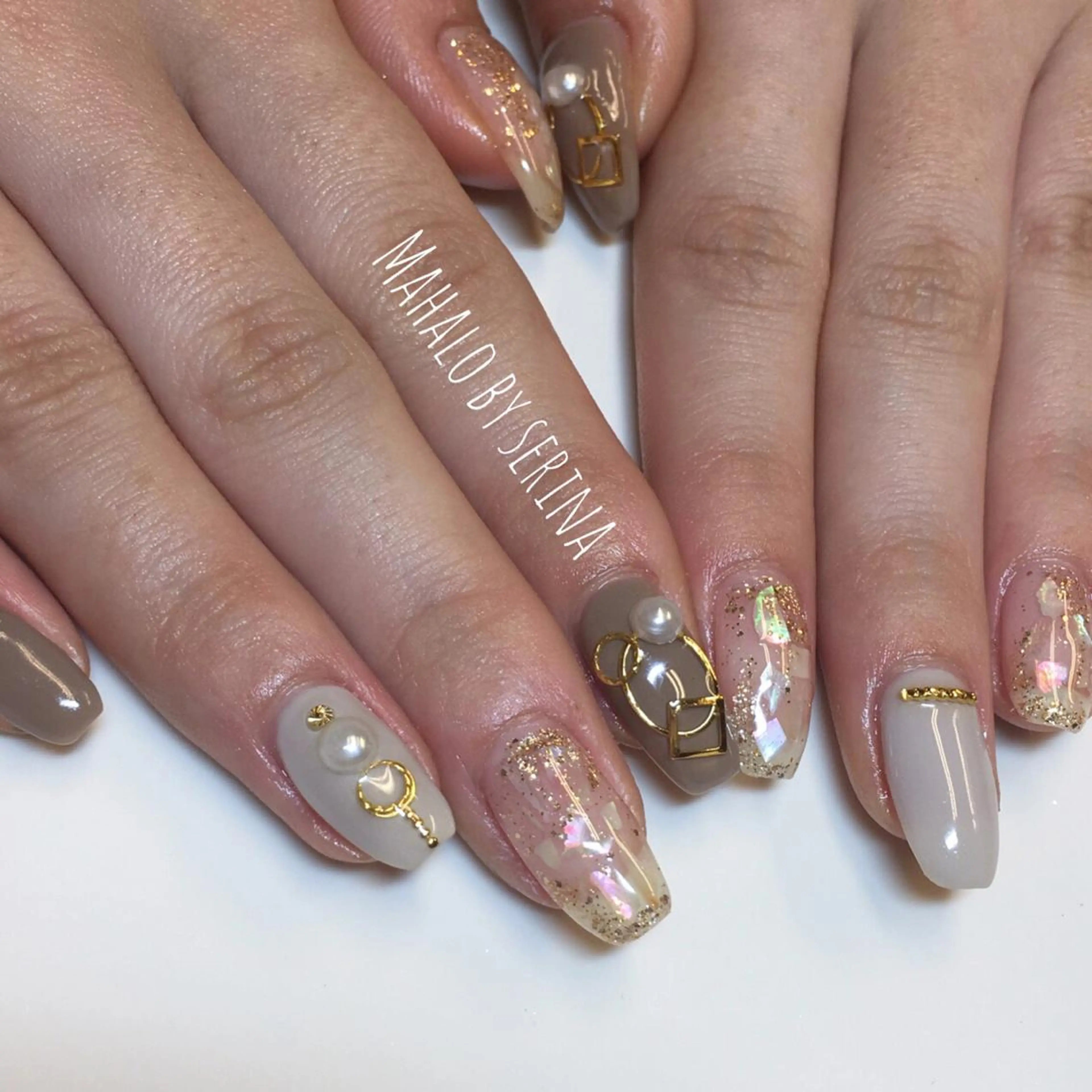 ミディアム ネイル SUNNY BAE. SERINAのネイルデザイン