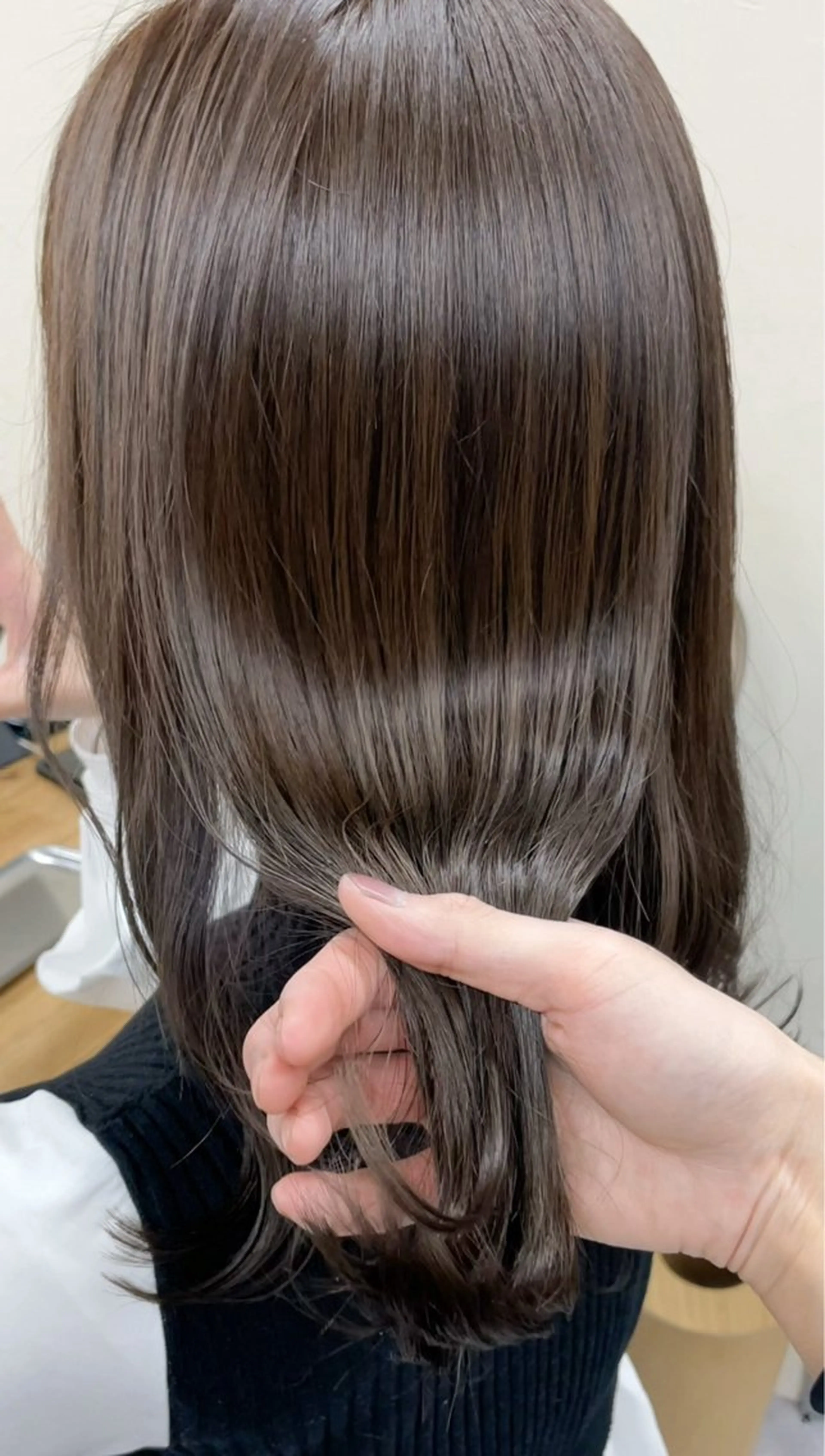 セミロング 池袋🫧mio🫧 透明感ワンカラー🫧のヘアスタイル