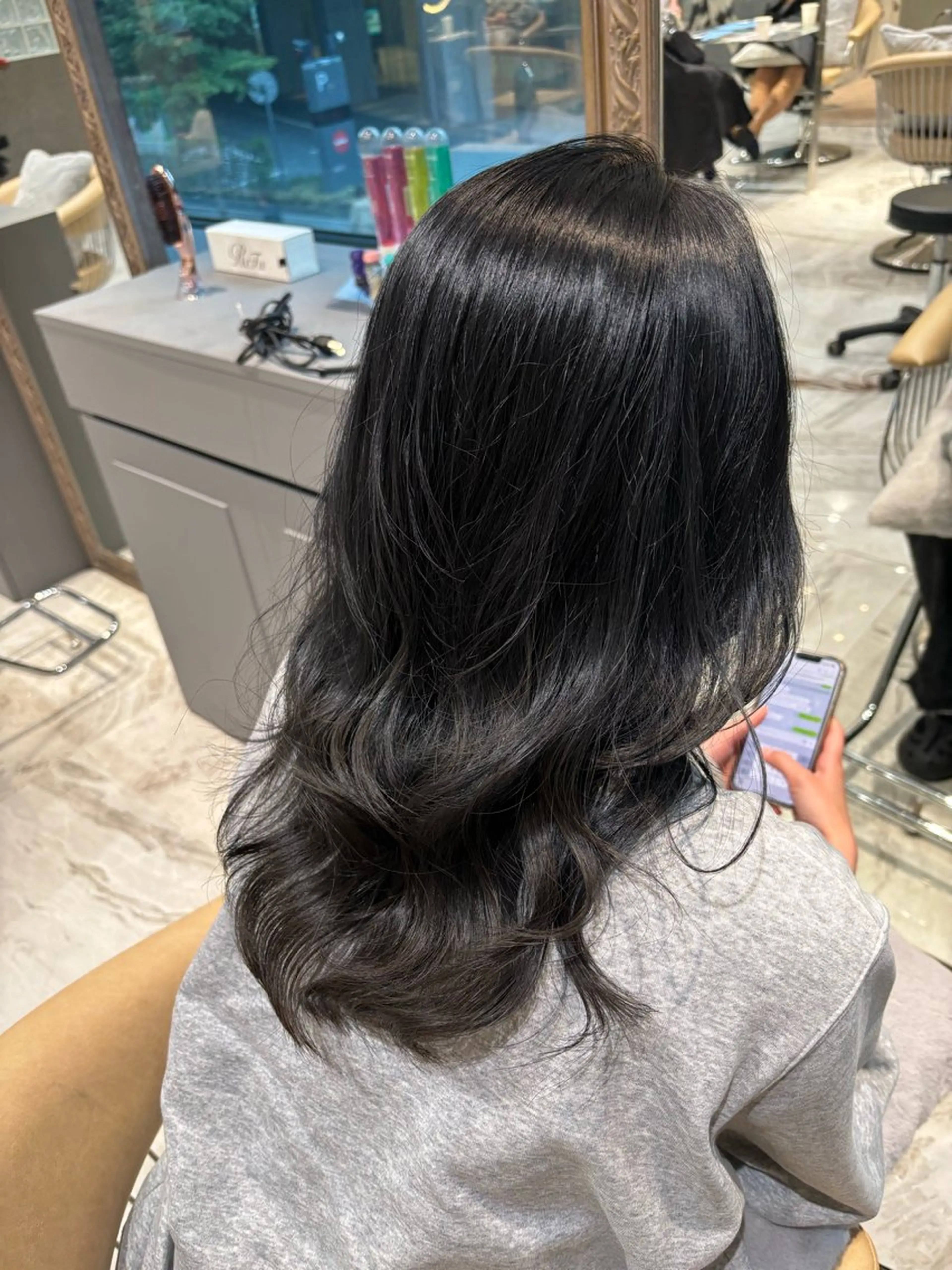 ロング カラー ヘアカラー トリートメント 縮毛矯正\透明感カラ ー\まりんのヘアスタイル