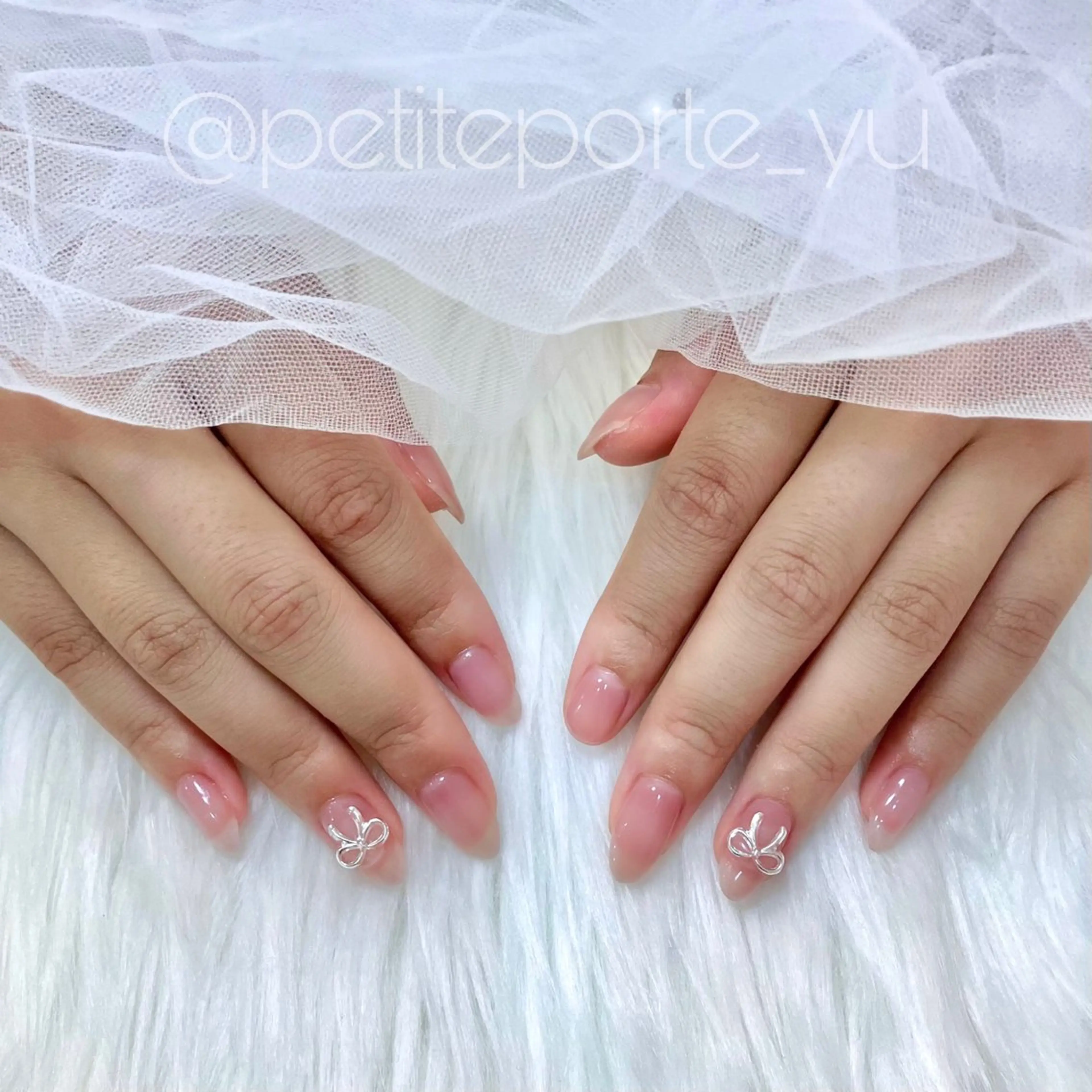 ネイル ピンク シルバー シンプルネイル ハンドネイル nailsalon petite porte所属・petite porteのネイルデザイン