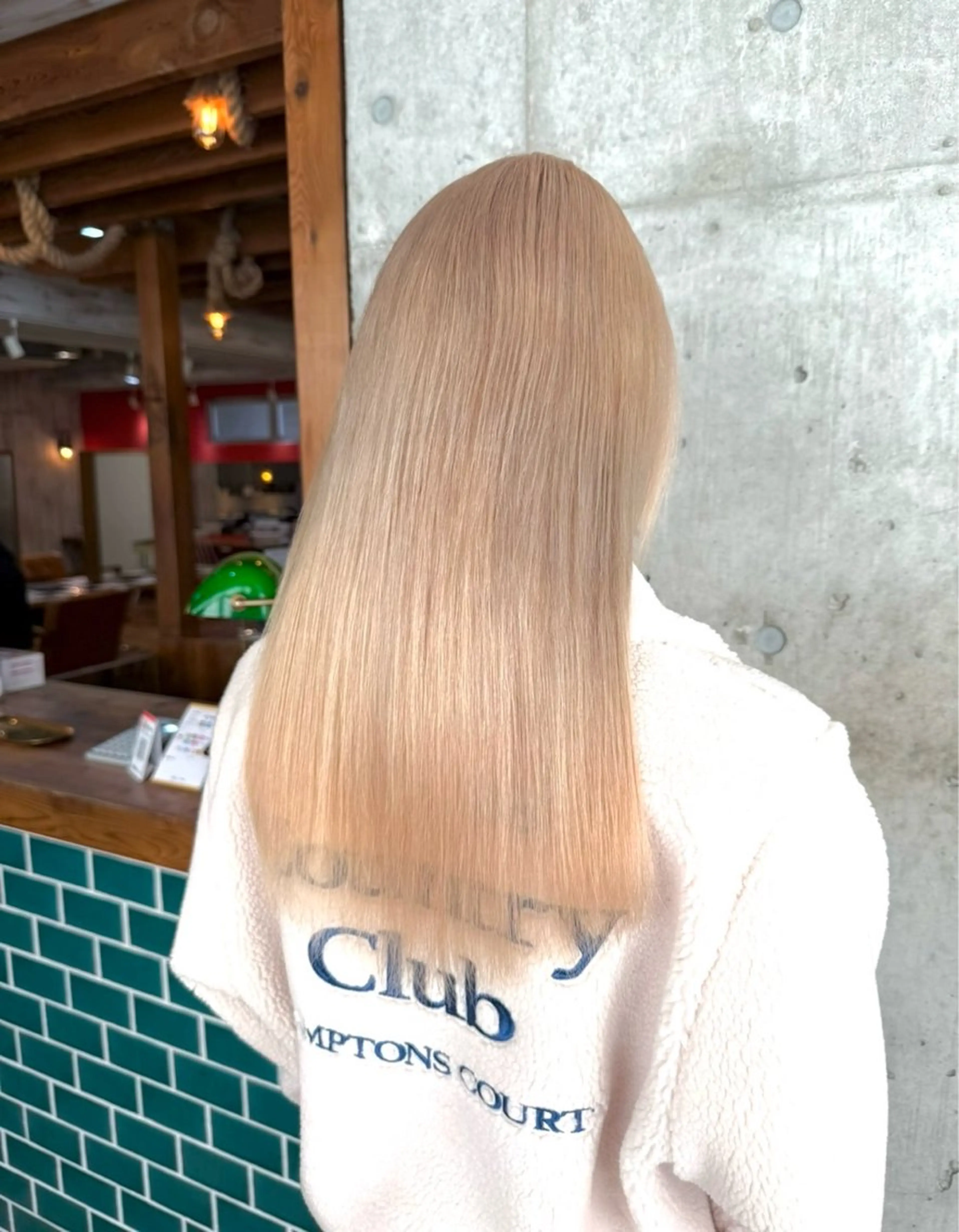 ロング ヘアカラー トリートメント ヘアセット ブリーチ💛 透明感カラーmiuのヘアスタイル