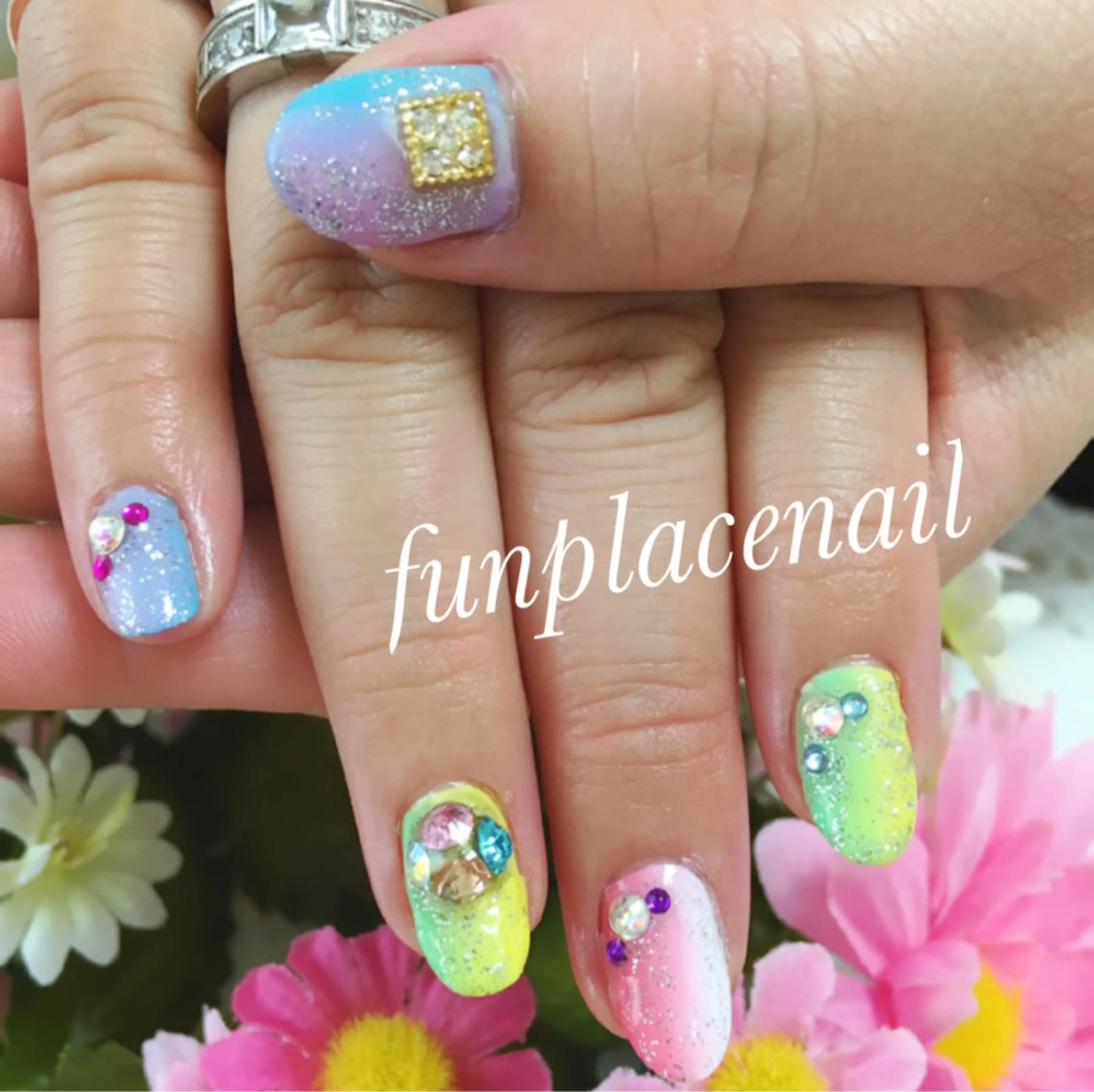 ショート ミディアム セミロング ロング カラー パーマ ヘアアレンジ メンズ キッズ ネイル まつエク 持ち込み nail salon＆school felice所属・フェリーチェ瑞江店 新山のネイルデザイン