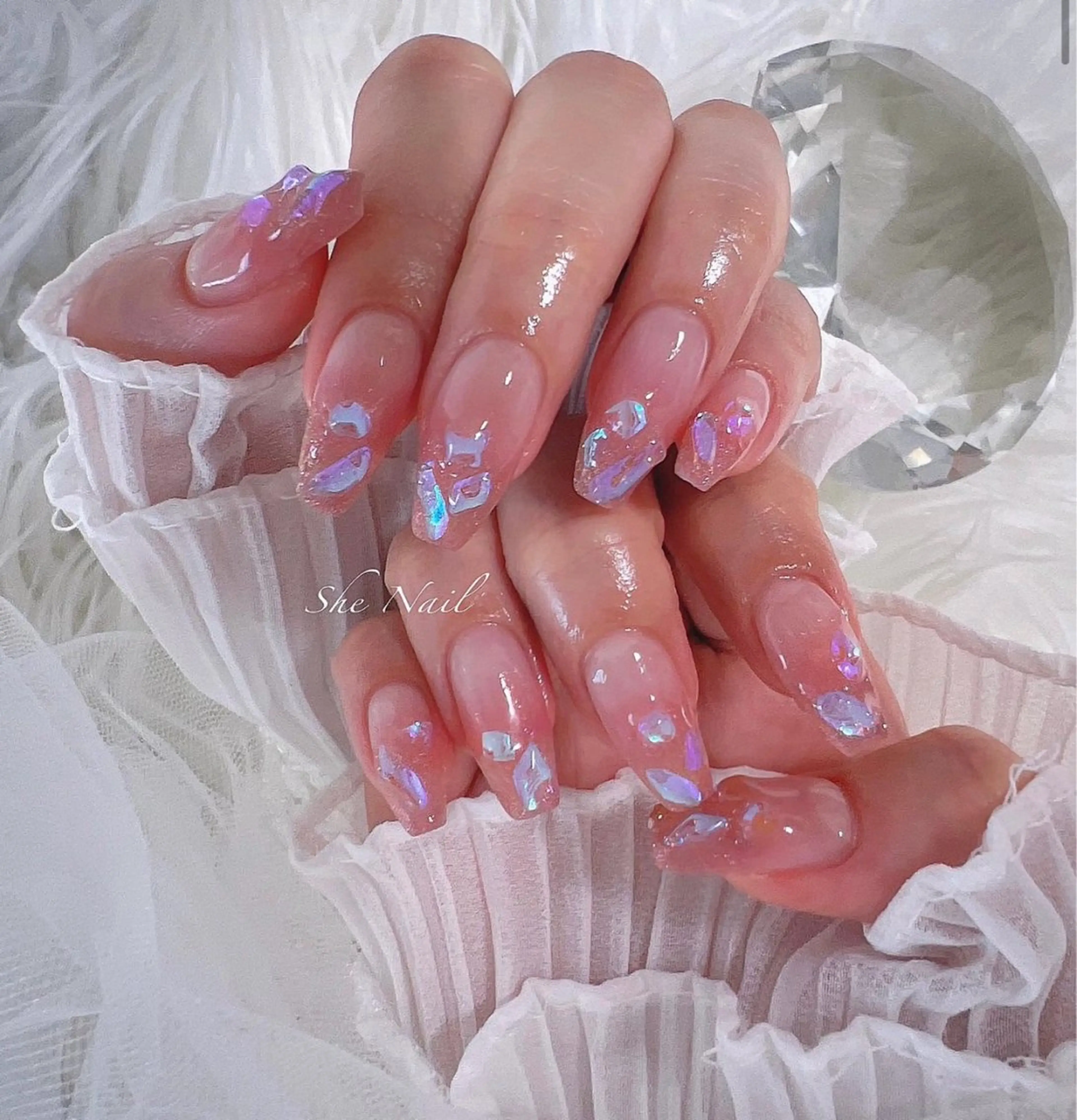 ネイル チークネイル 長さ出し フットネイル フレンチネイル ガラスフレンチ ハンドネイル She_nail所属・ELSA_ Bellaのネイルデザイン