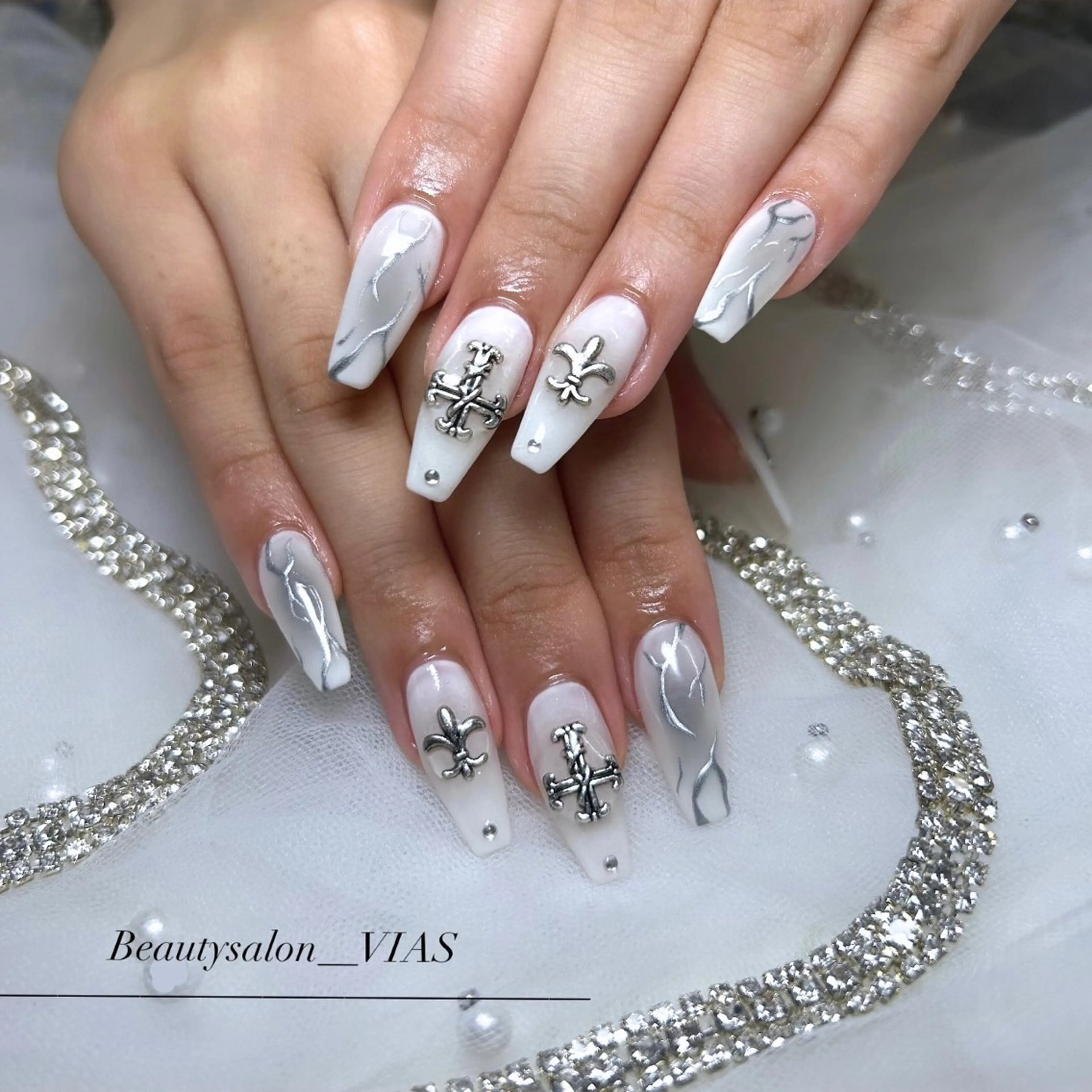 ネイル ハンドネイル VIAS 〜EYE&NAIL〜のマツエク・マツパデザイン