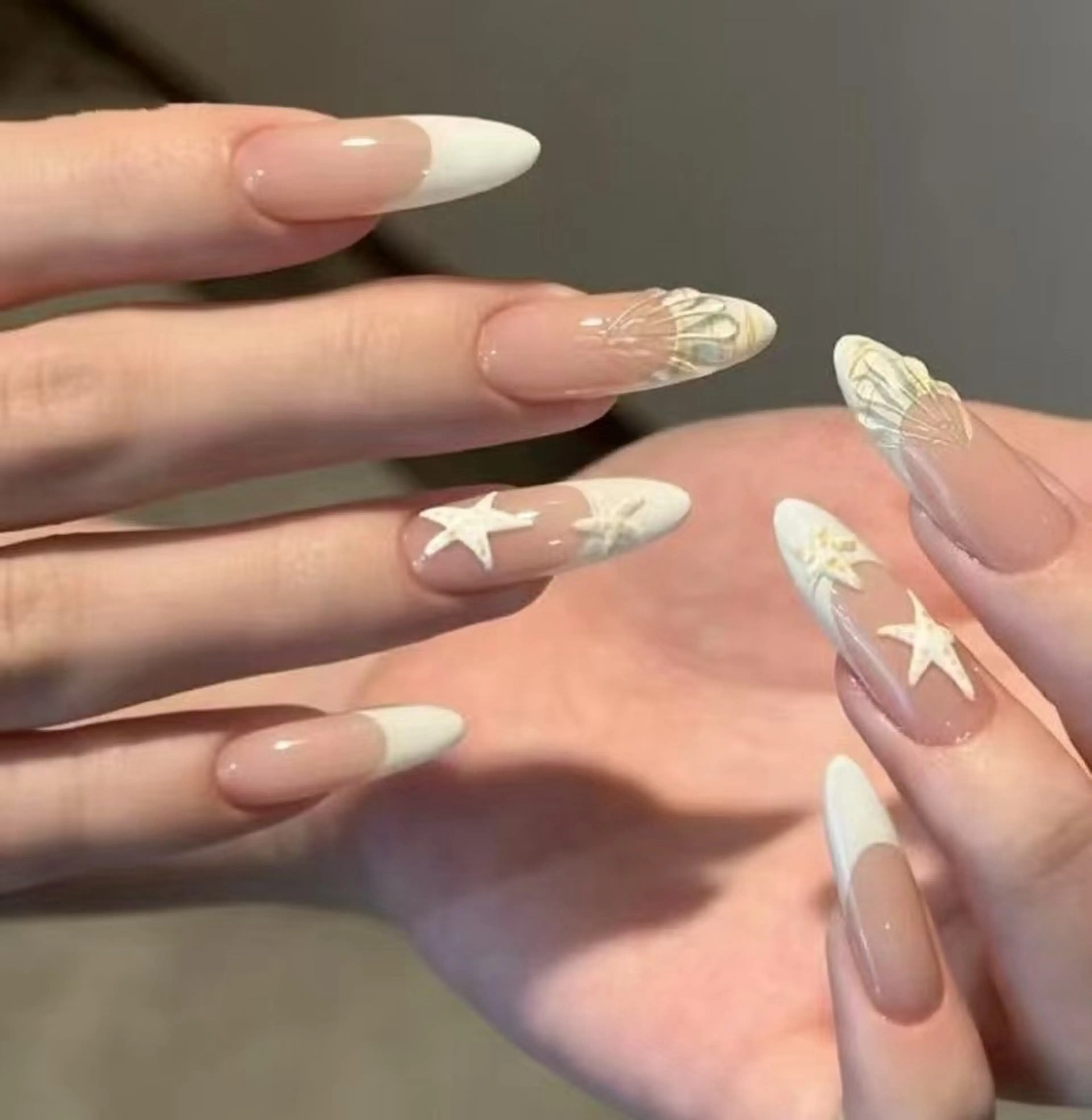 ネイル オーロラネイル フラワーネイル フットネイル フレンチネイル ジェルネイル ハンドネイル BabyYouMi nailのネイルデザイン
