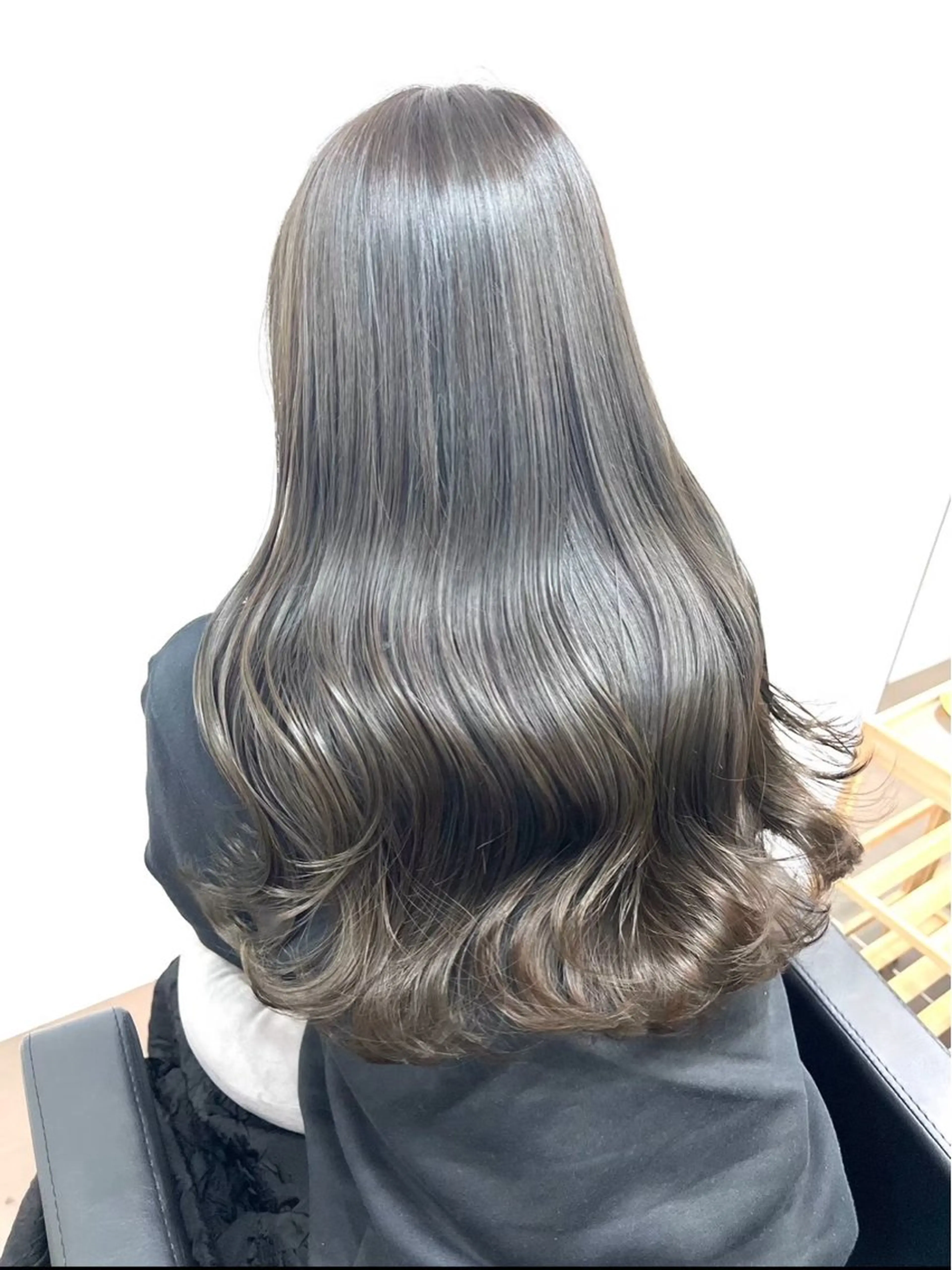 ロング カラー 川元 春奈のヘアスタイル