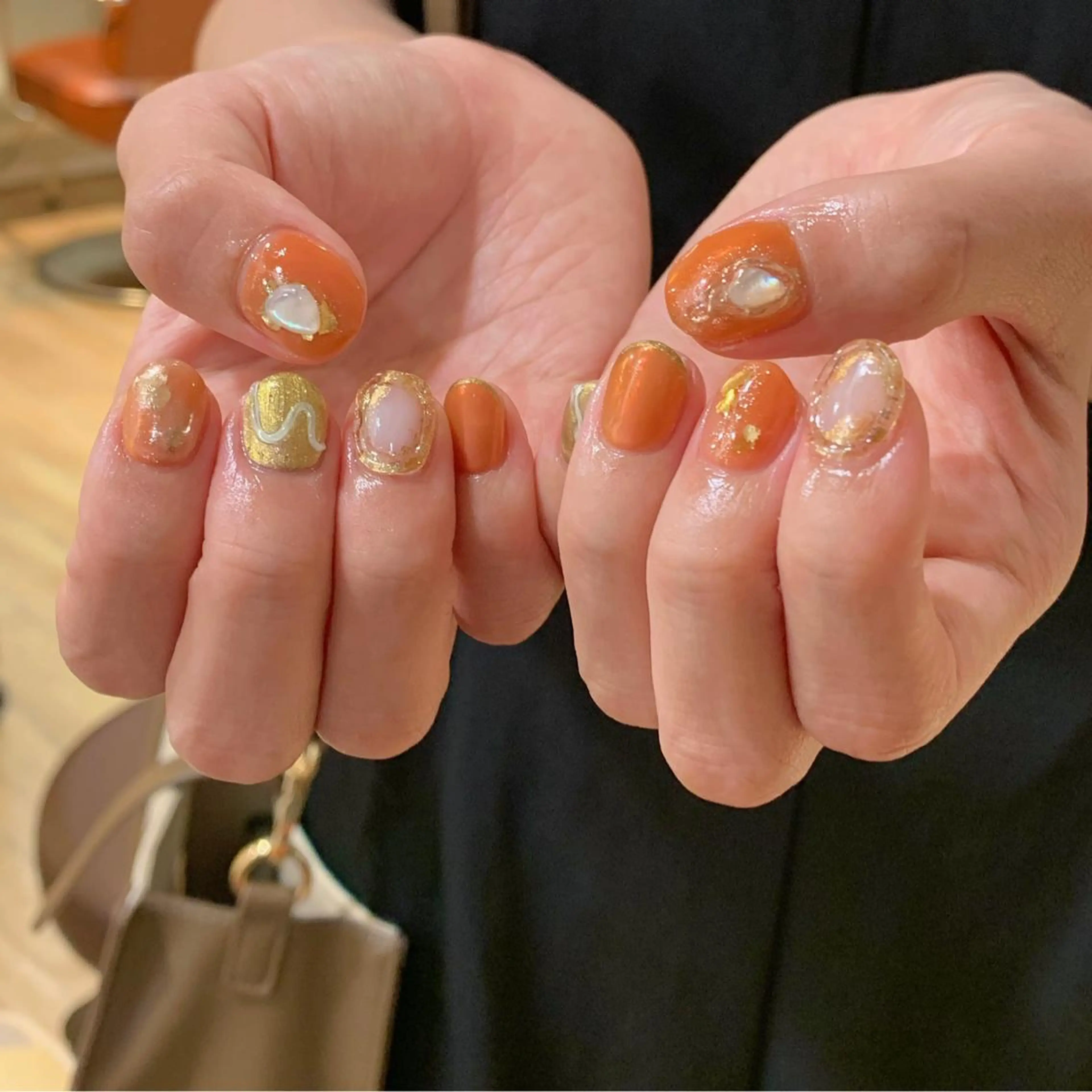 ネイル ニュアンスネイル オレンジ ハンドネイル 鈴木 まゆのネイルデザイン