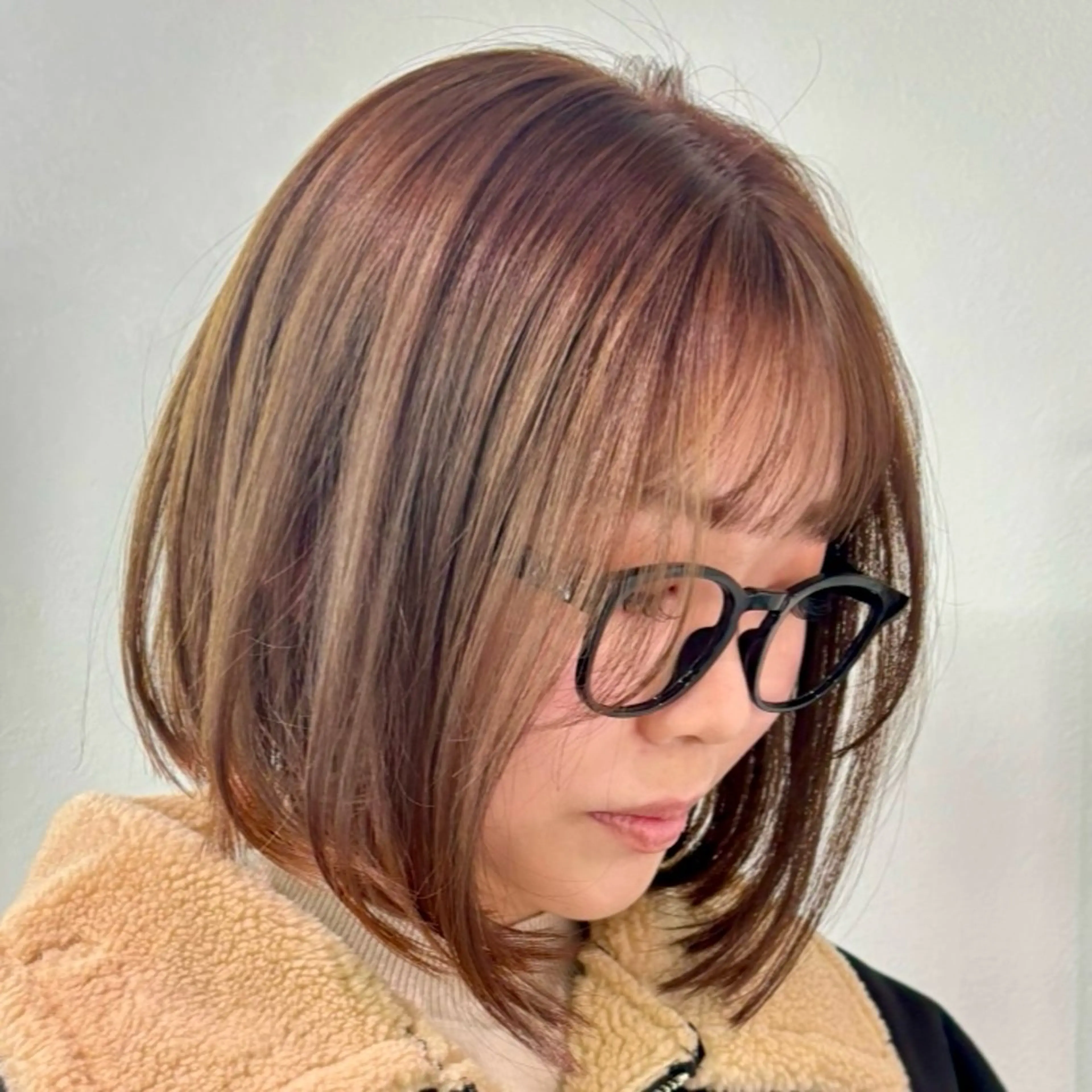 ミディアム カラー ブリーチ ブラウンカラー 透明感カラー カット ヘアカラー トリートメント ネヅ カオルのヘアスタイル