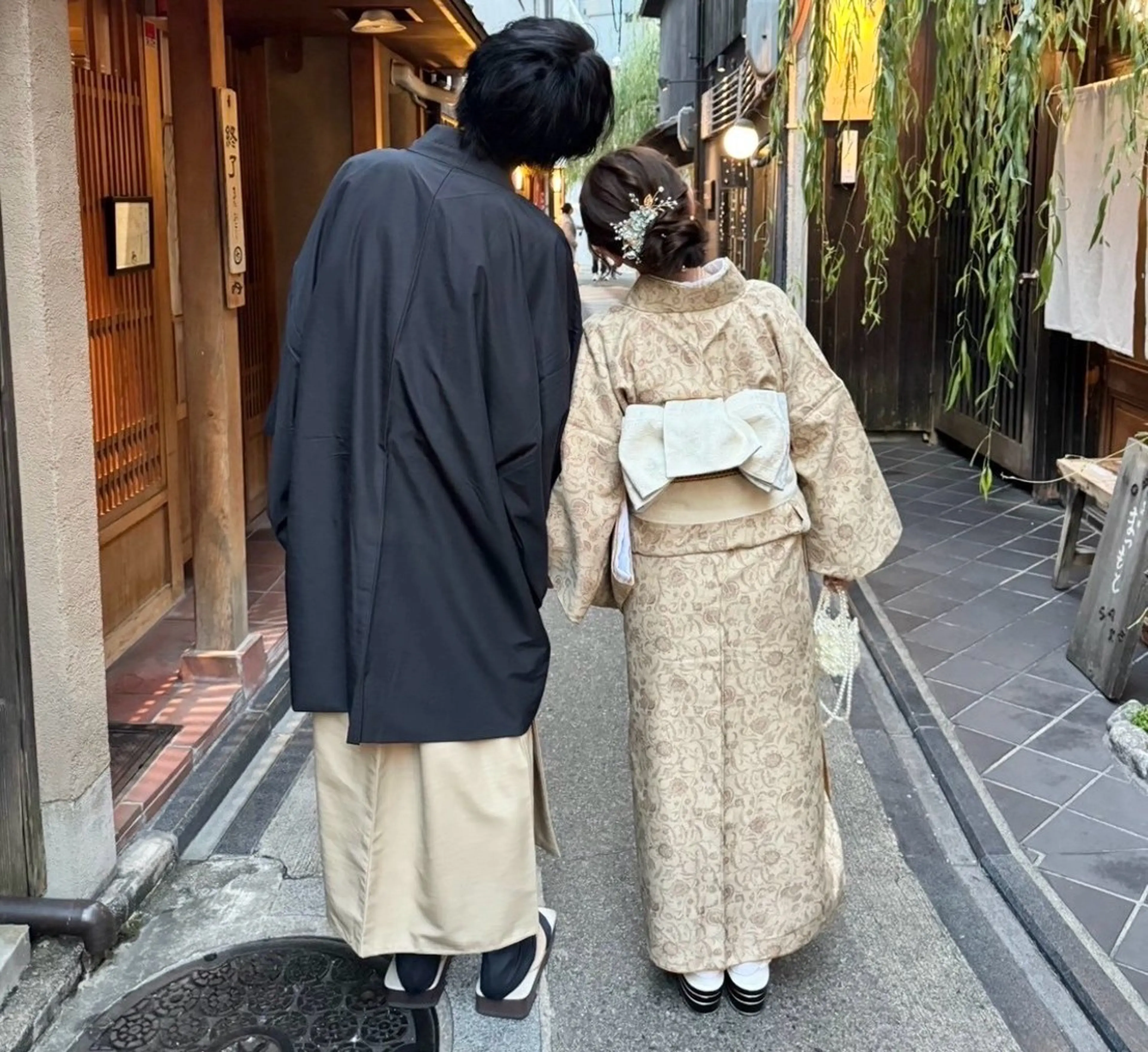 遊佐 みくりのヘアスタイル
