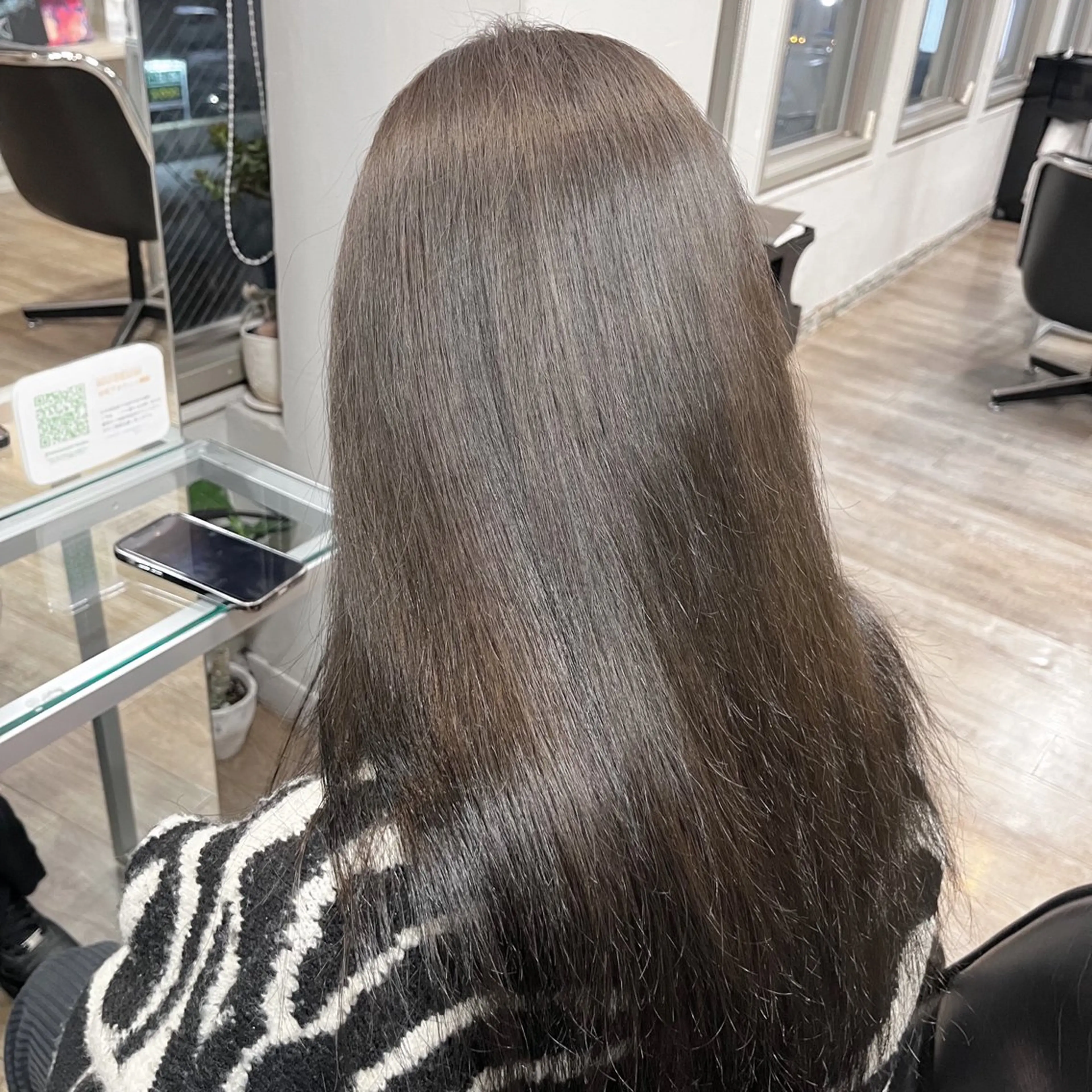 ロング カラー グレージュ オリーブグレージュ オリーブグレー JIN/暖色カラー /髪質改善/艶髪のヘアスタイル