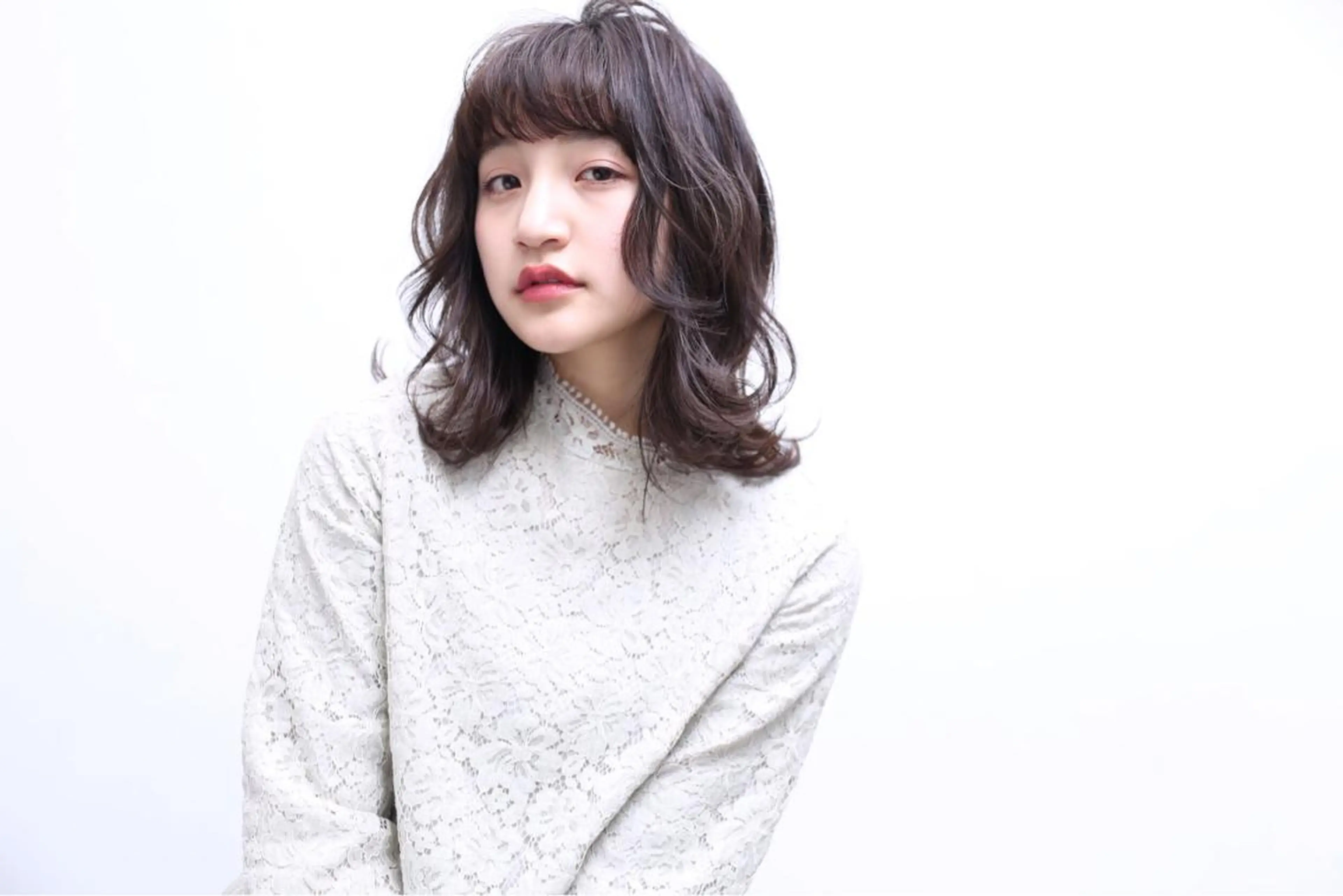 ミディアム カラー ウルフカット ill.所属・ill［イル］大須 ダブルカラー髪質改善のヘアスタイル