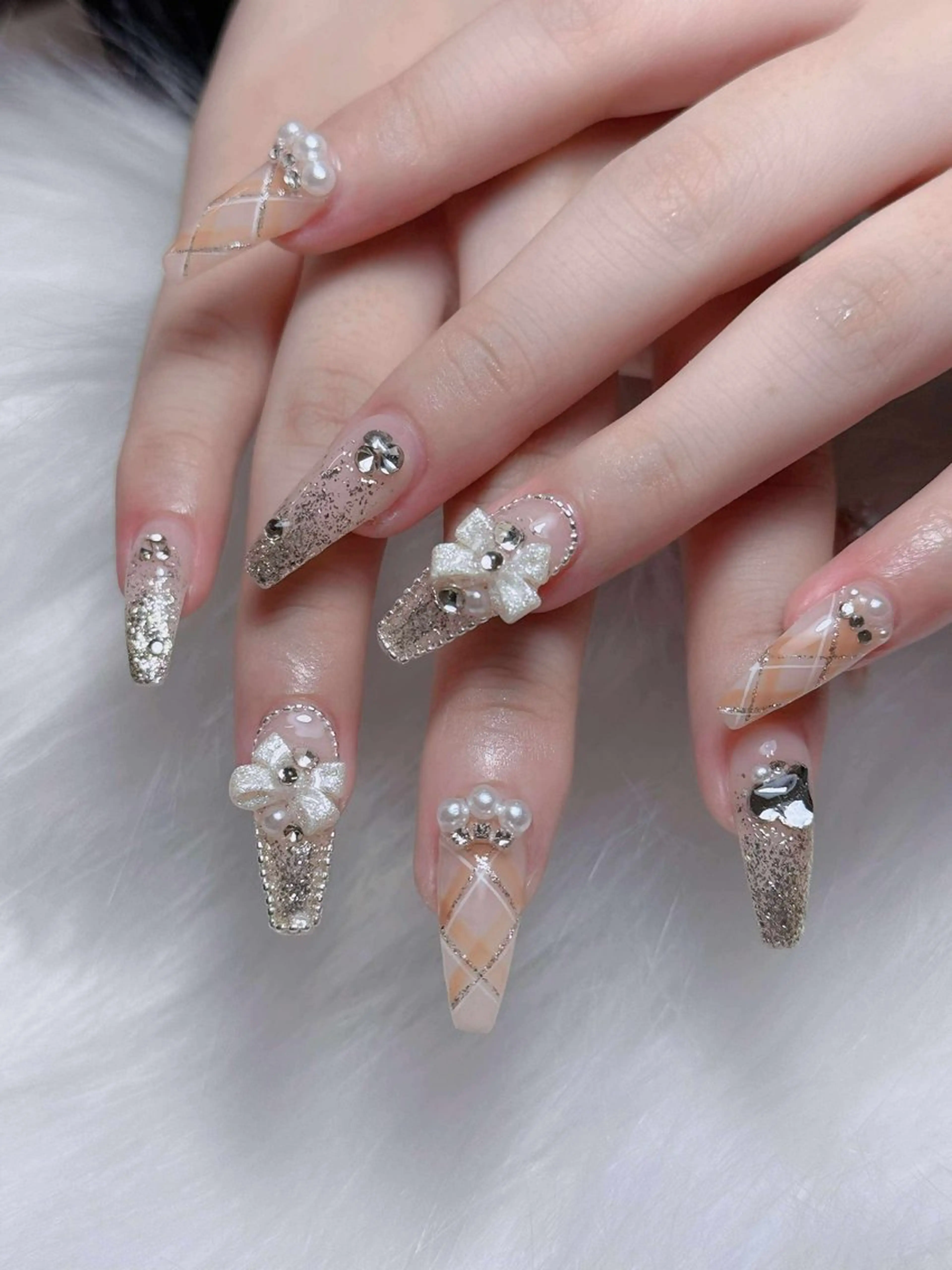 ネイル オーロラネイル チークネイル フットネイル フレンチネイル ハロウィン ハンドネイル Lumi Nail 新大久保3‘のネイルデザイン