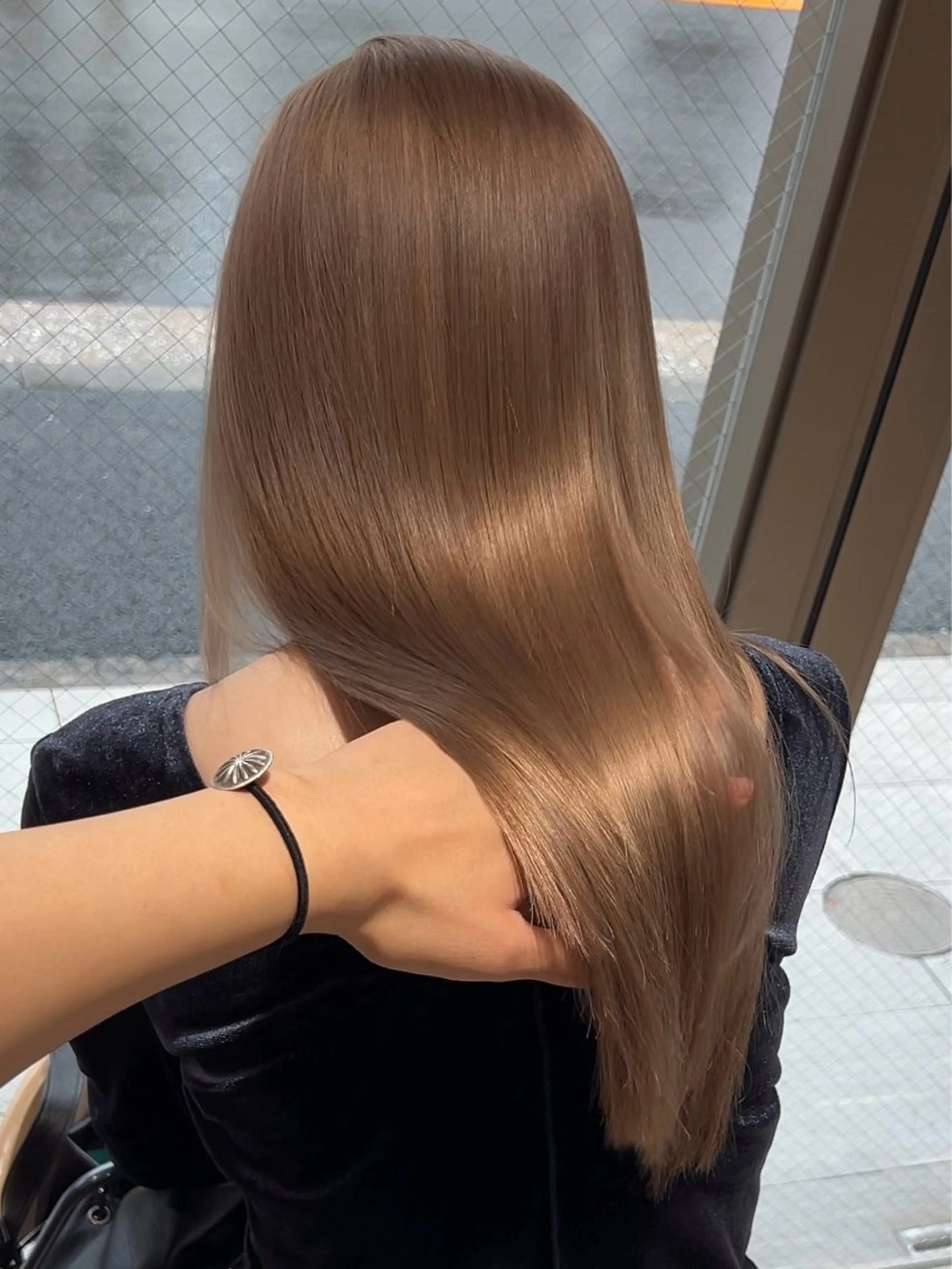 セミロング カラー ベージュカラー ブラウンカラー ブラウンベージュ ムラ修正💎 艶髪ハイトーン💎のヘアスタイル