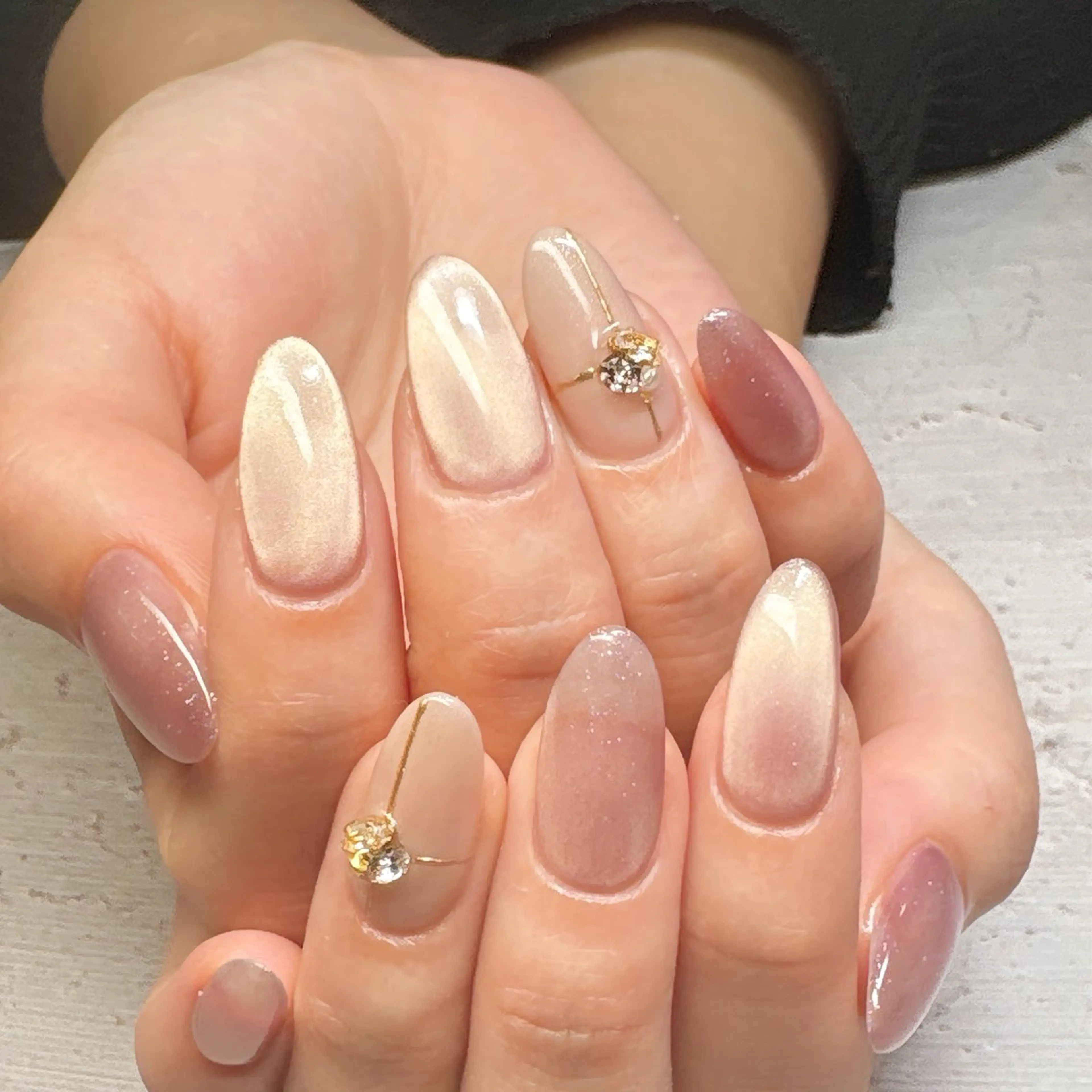 ネイル マグネットネイル 持ち込み ワンカラーネイル シンプルネイル 吉田  （ネイリスト）のネイルデザイン