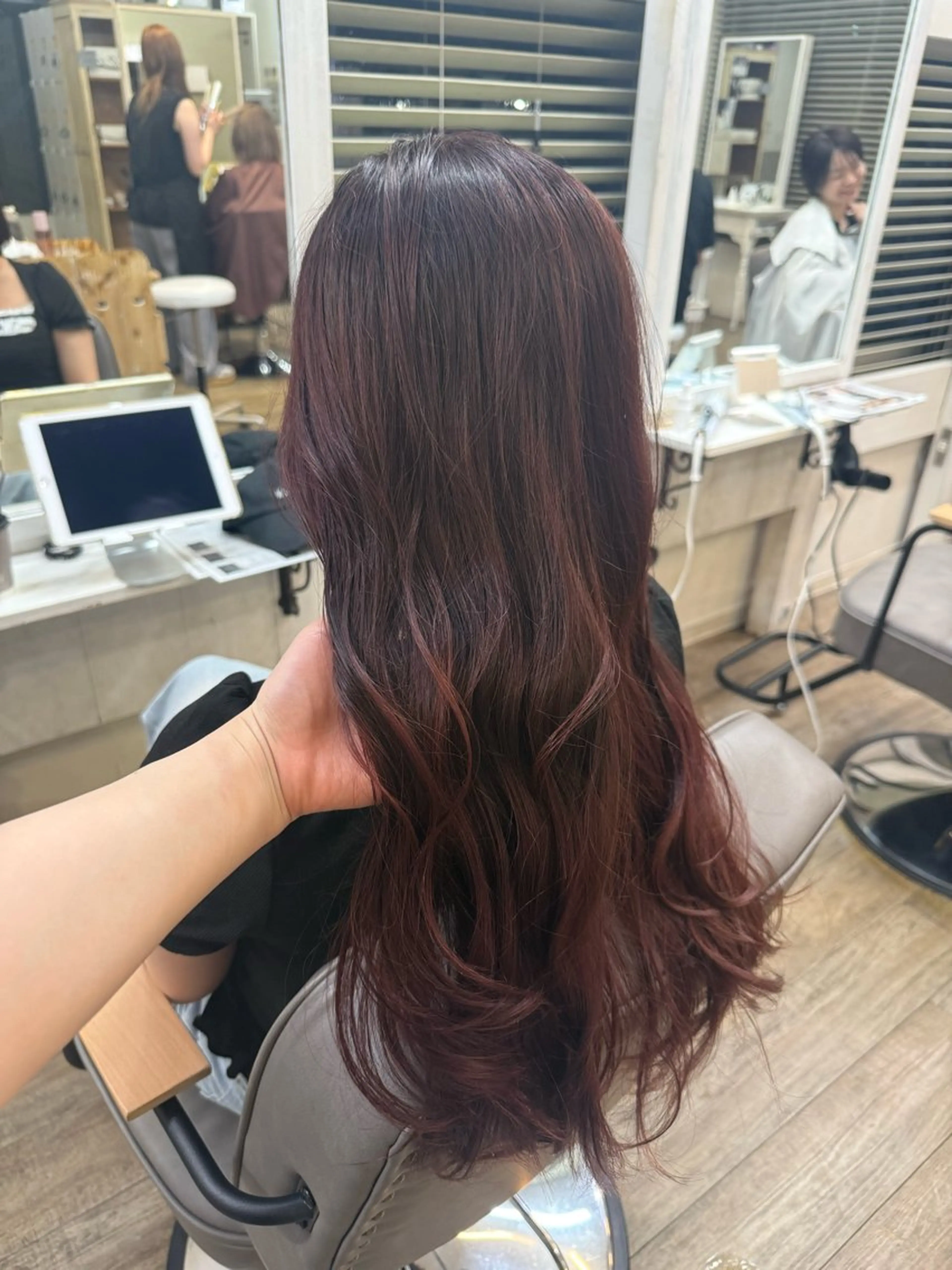ロング ヘアカラー Rinka/レイヤー /透明感カラーのヘアスタイル