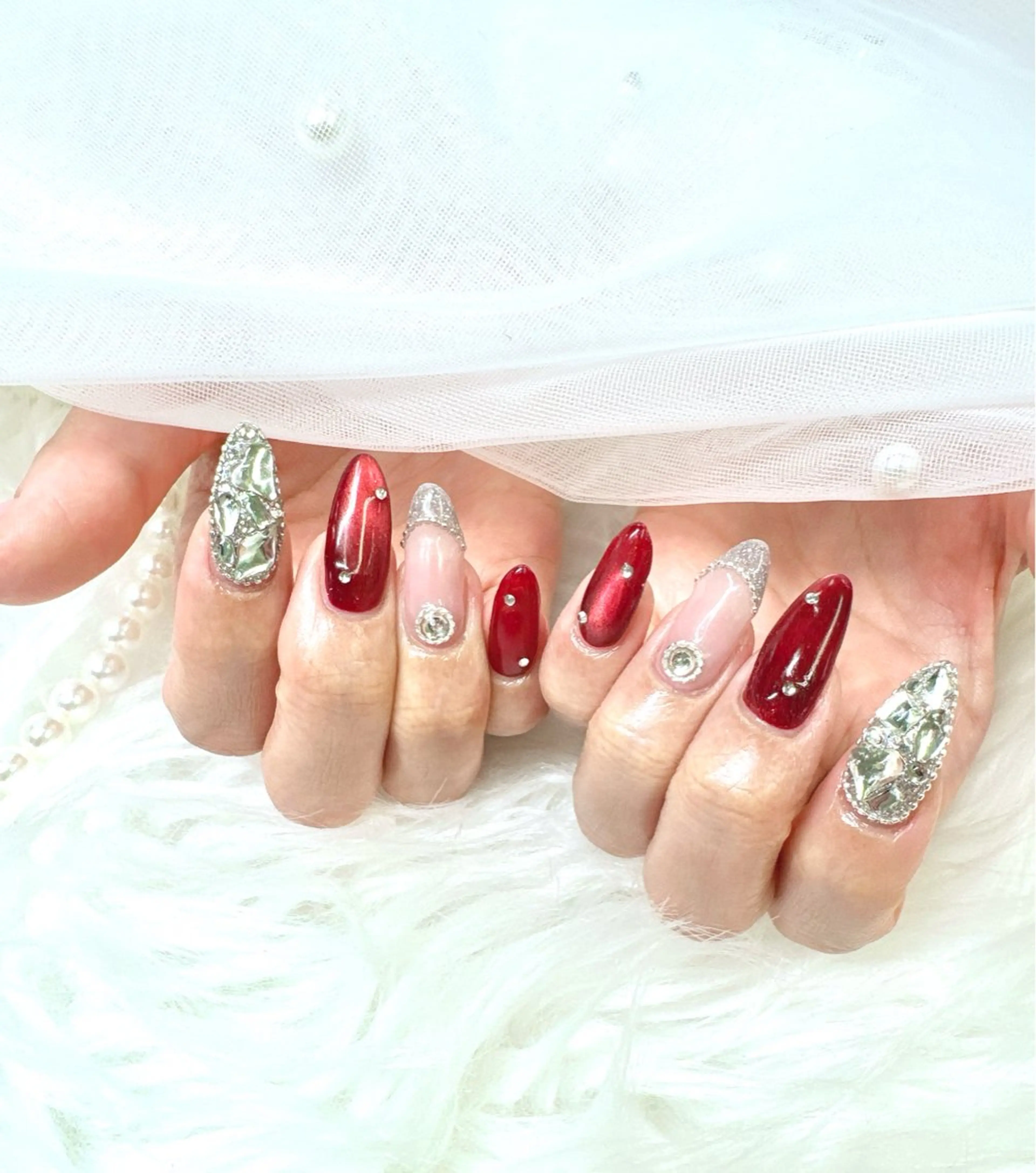 ネイル アートネイル ボルドー チークネイル ドット フレンチネイル ハンドネイル クイーンズネイル銀座所属・Queeens nailのネイルデザイン