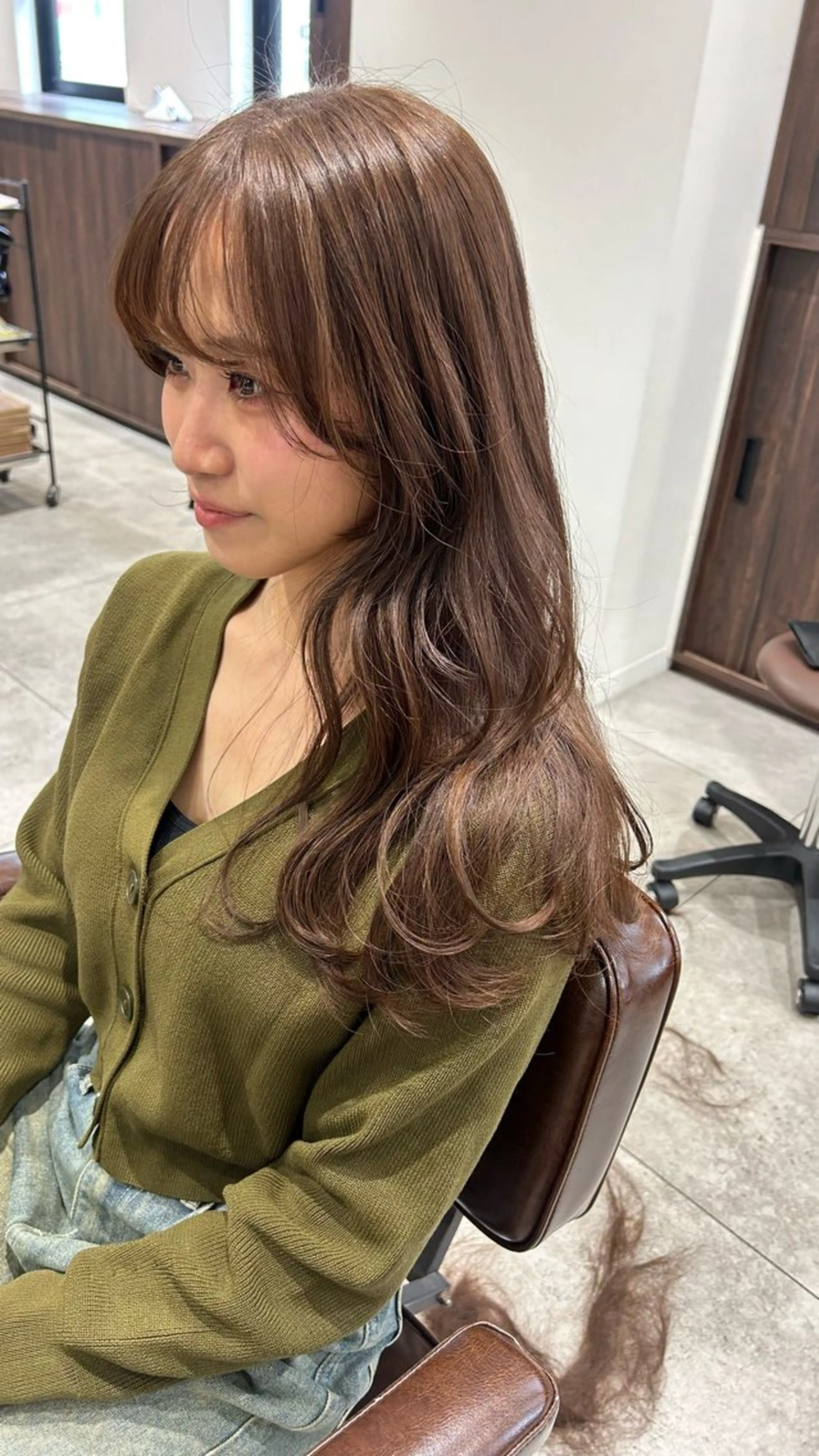 セミロング カラー カット ヘアカラー オリーブベージュ/ ブリーチなし透明感のヘアスタイル