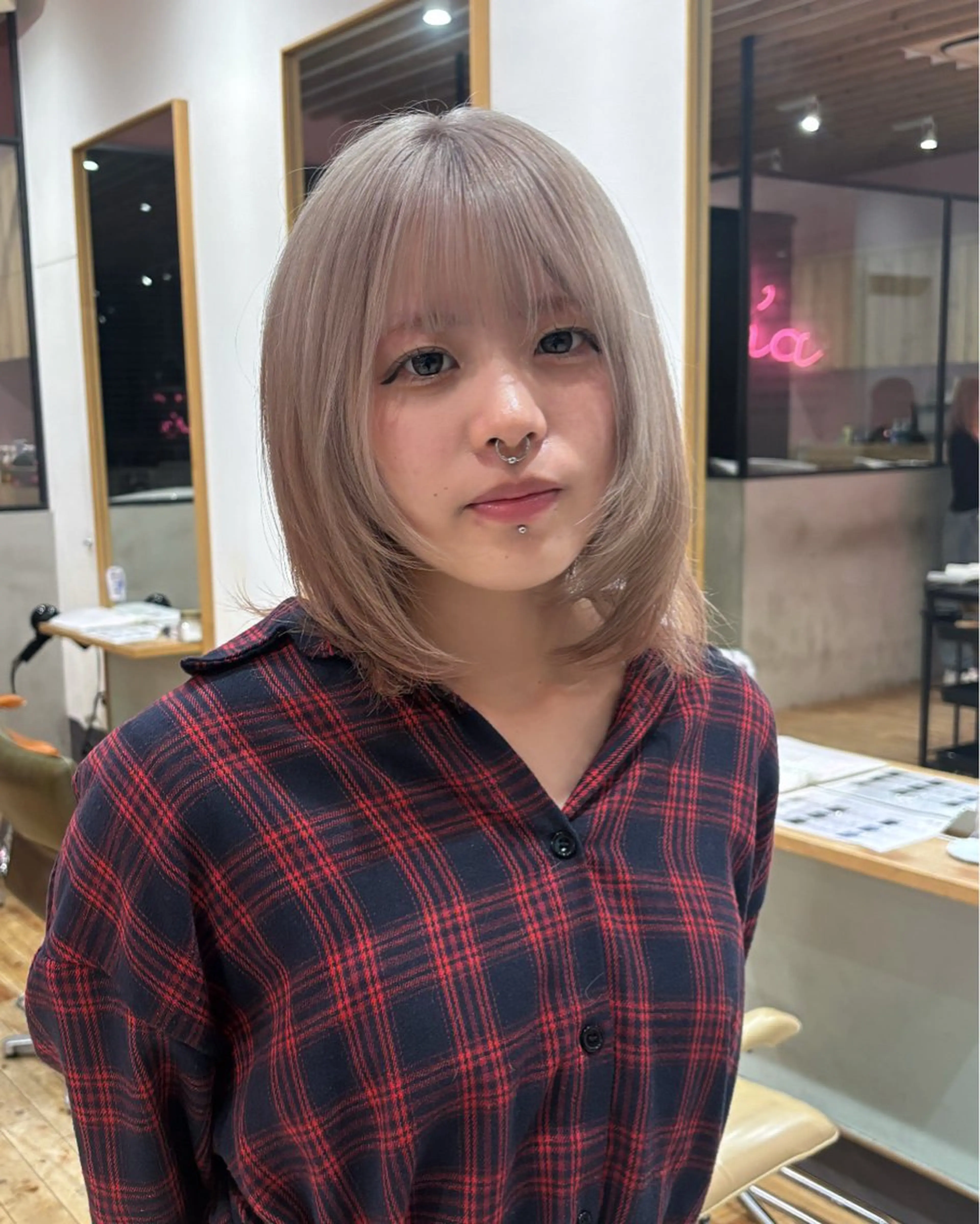 ミディアム カラー ヘアカラー ️🩵RINKA/ ハイトーンカラー🩵のヘアスタイル