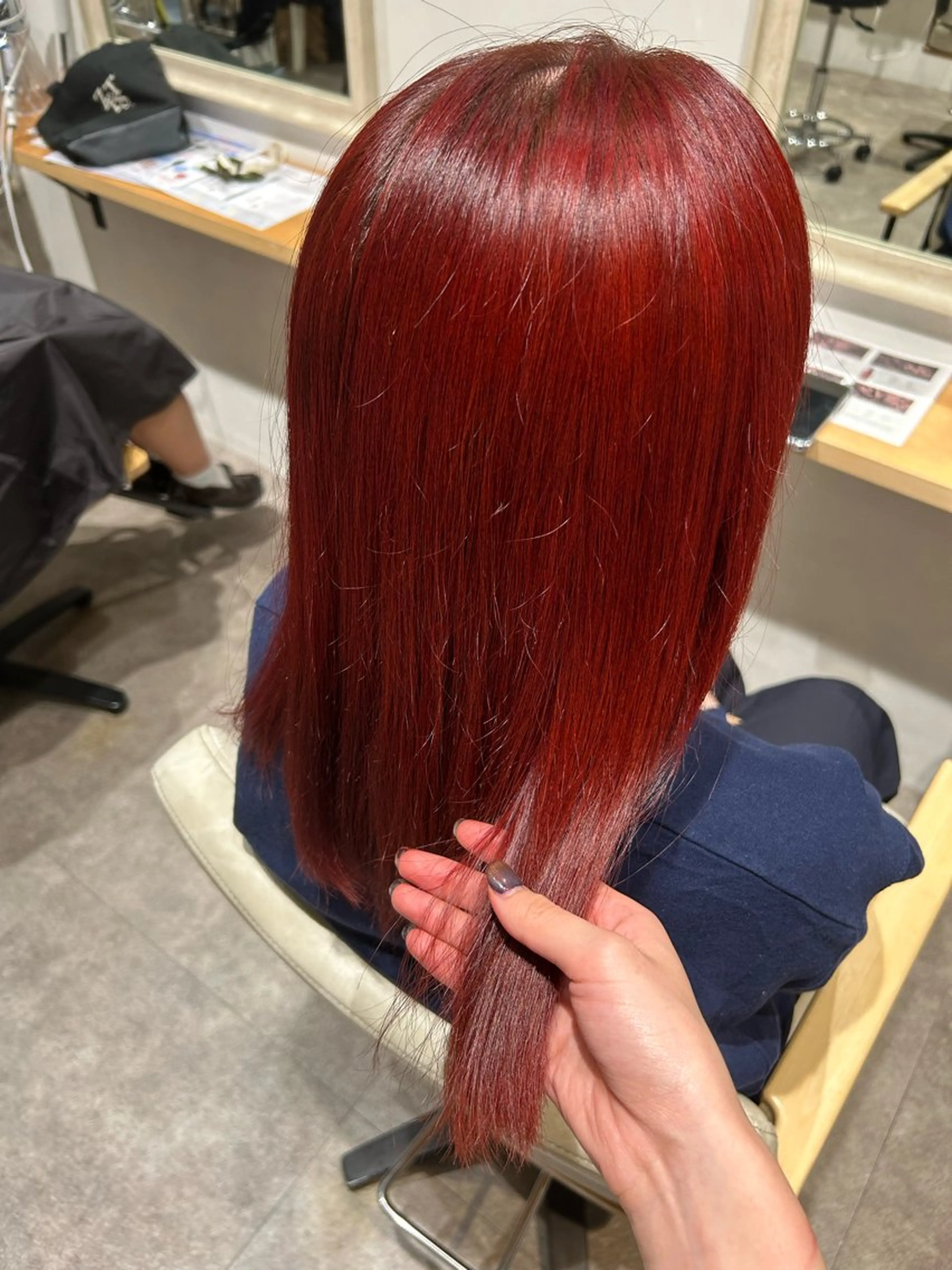 セミロング カラー ブリーチ ヘアカラー mira🍓★ nailのネイルデザイン