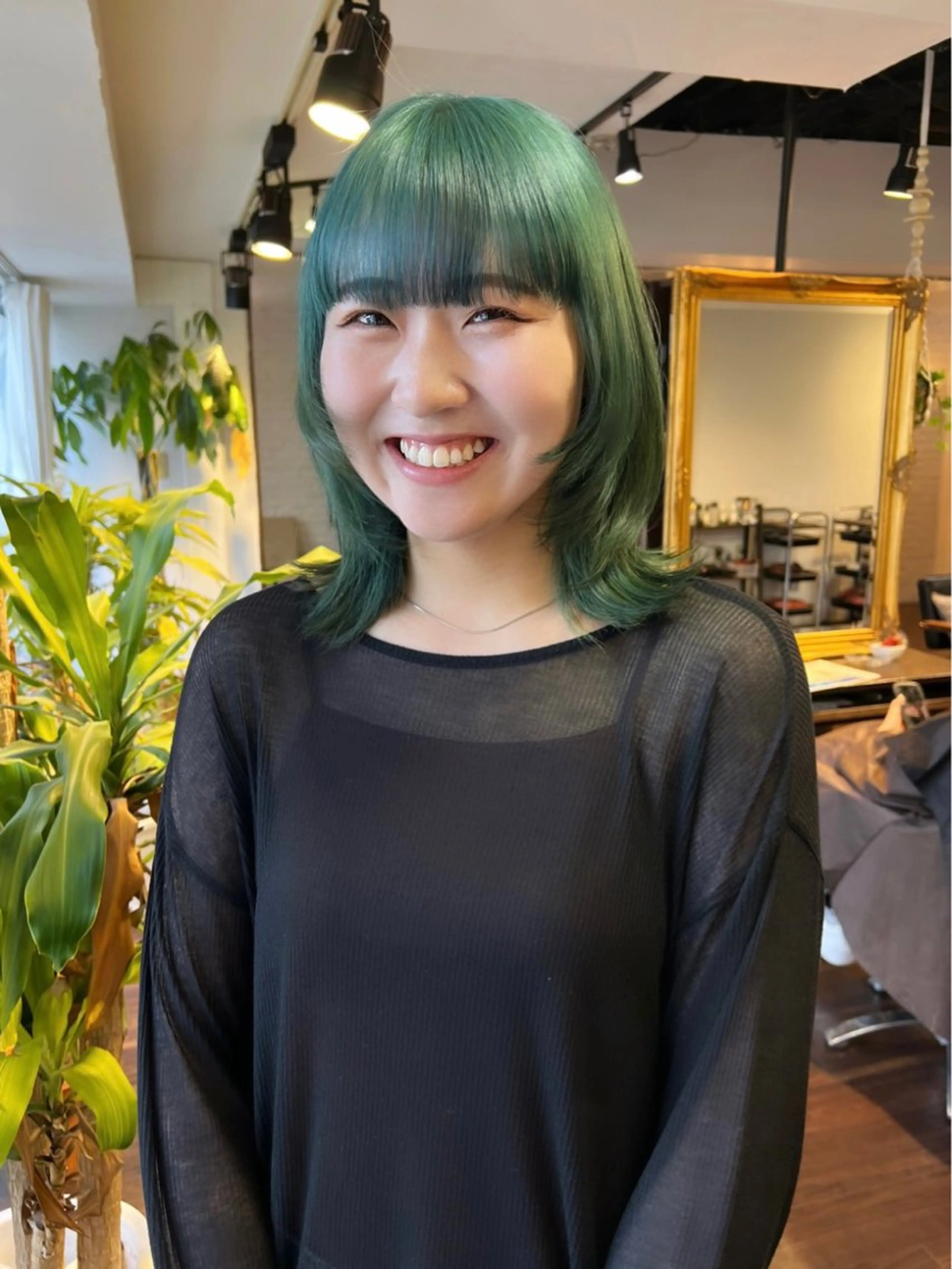 ミディアム カラー ブリーチ ケアブリーチ 透明感カラー デザインカラー ダブルカラー nendo_hair所属・ハイトーン/ブリーチ レイヤーsonokaのヘアスタイル