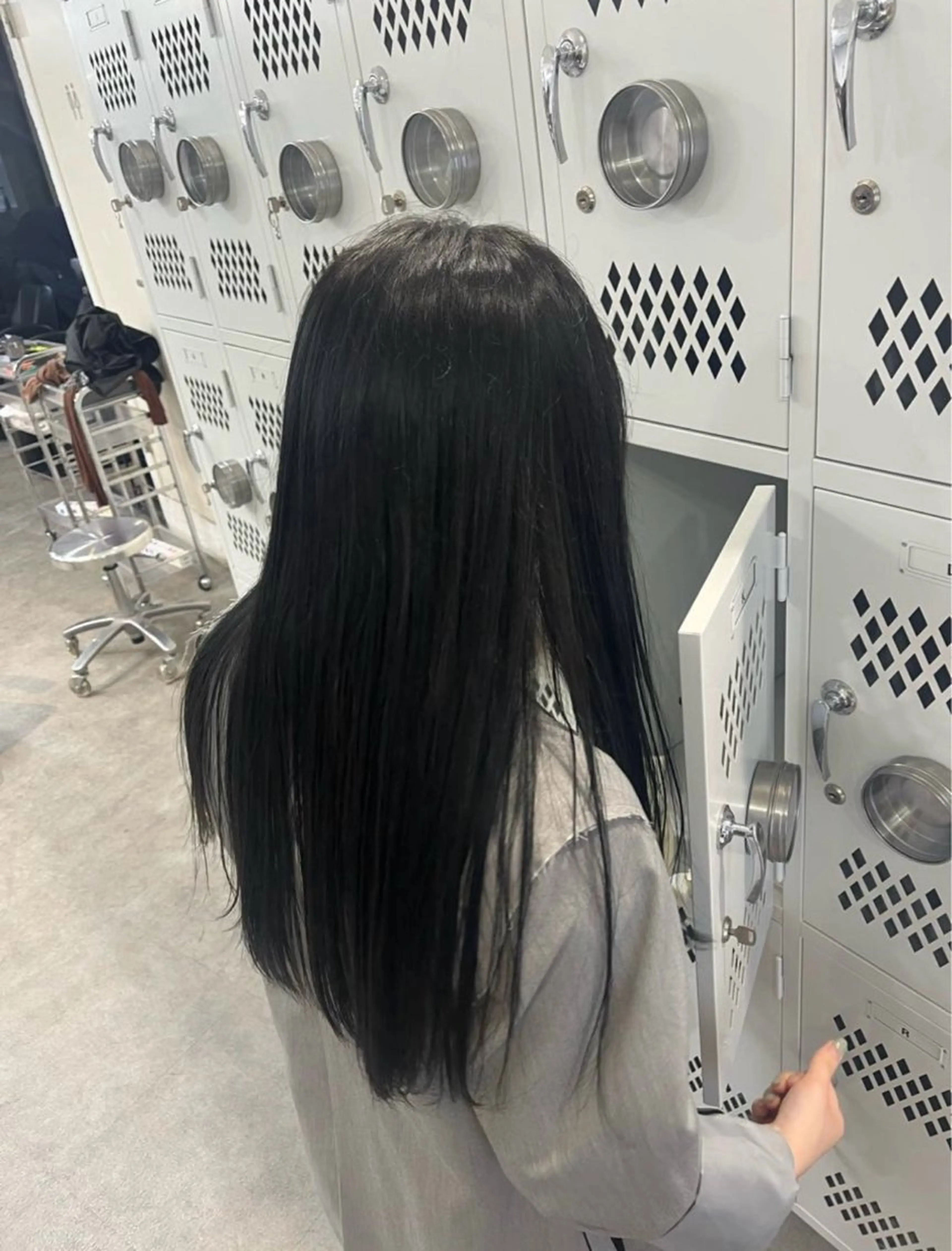 ロング 学生 ウルフカット ツイストパーマ 縮毛矯正 fifth 原宿 波巻きパーマイノウエのヘアスタイル