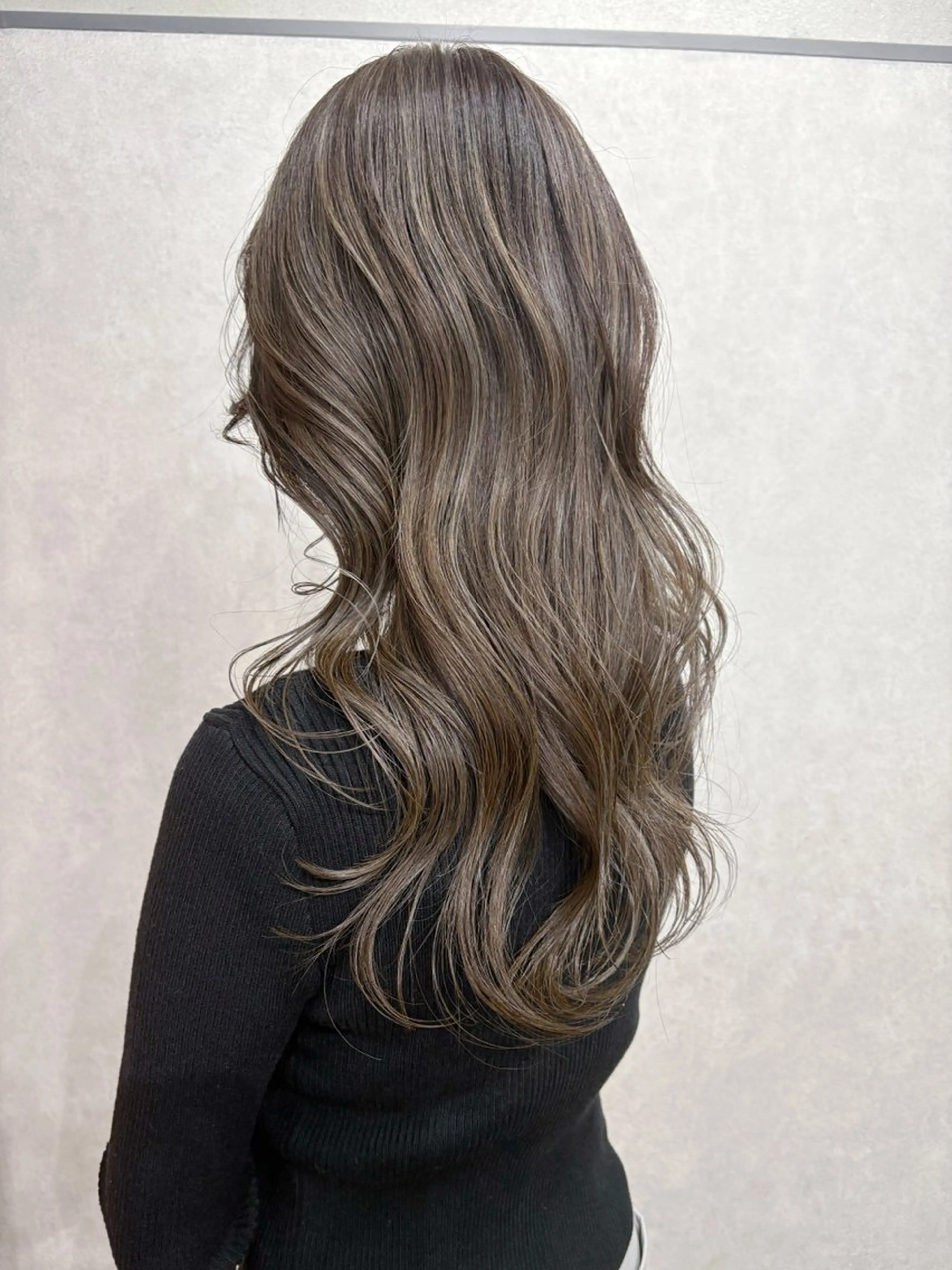 セミロング カラー グレージュ ハイライトカラー ハイライト カット ヘアカラー トリートメント AiM 大名のヘアスタイル