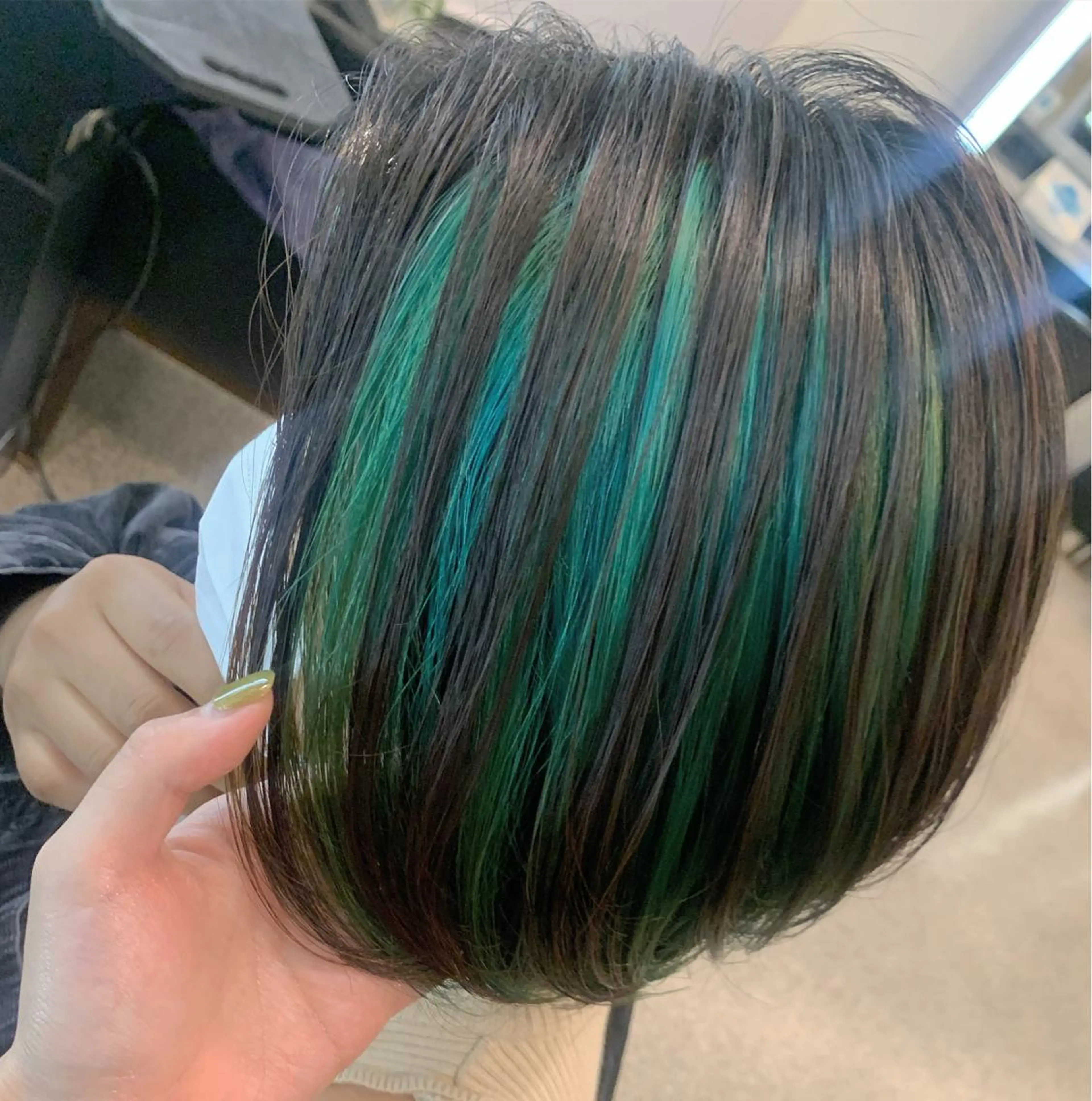 ショート カラー ブリーチ インナーカラー ヘアカラー トリートメント Okano Mahoのヘアスタイル