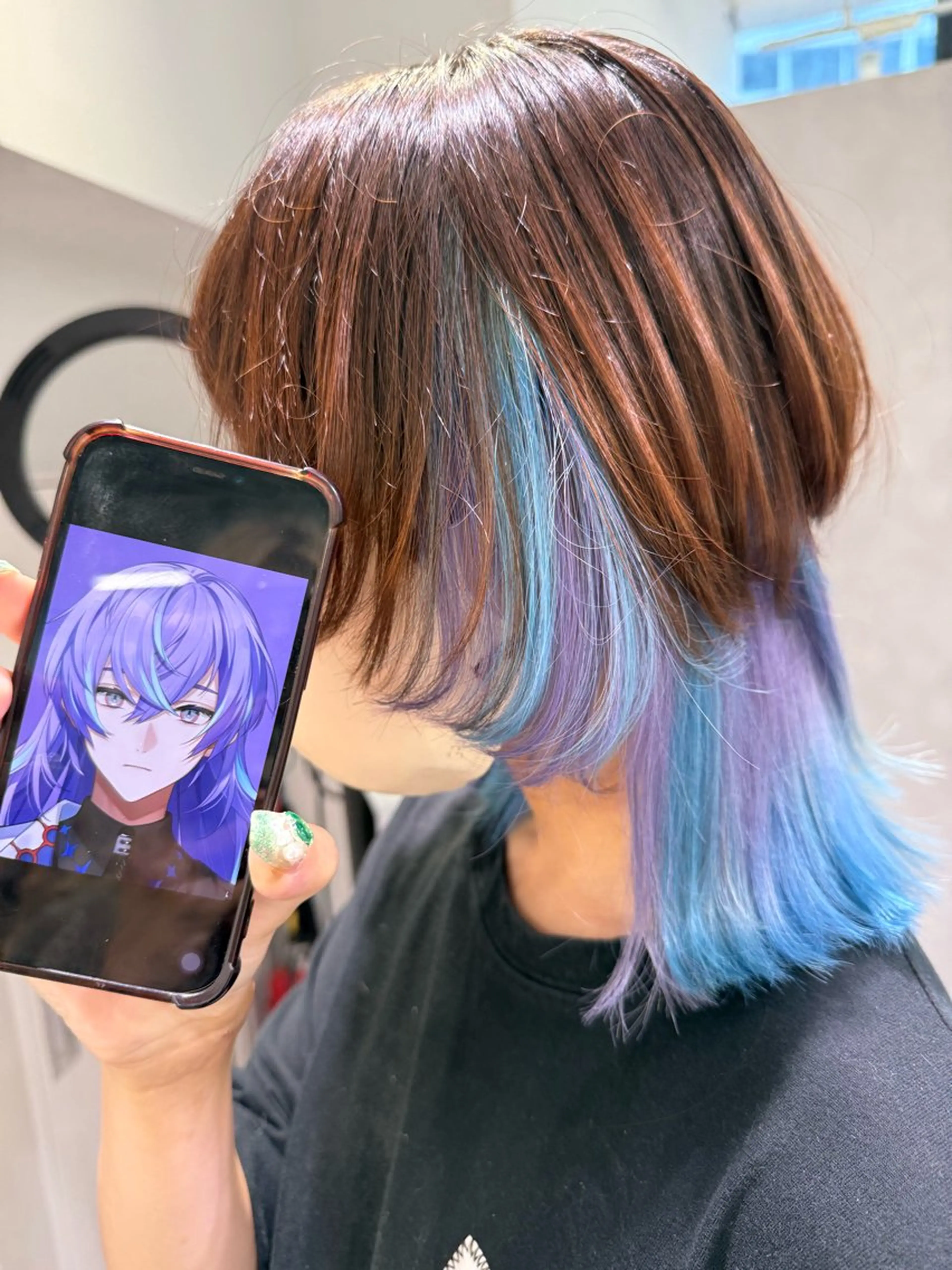 ミディアム カラー インナーカラー ラベンダーカラー パープルカラー ヘアカラー インナーカラー/推し ウルフ/アニメカラーのヘアスタイル