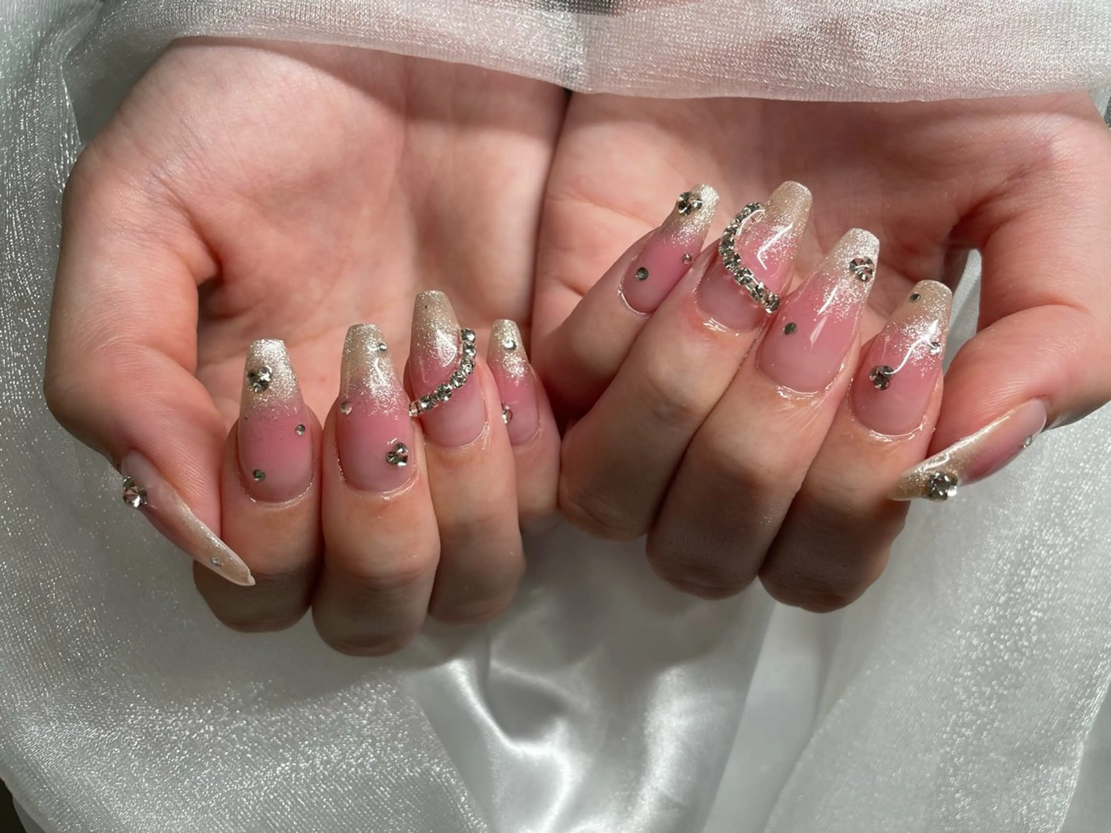 ネイル ハンドネイル Roi〈ロワ〉 Minakoのネイルデザイン