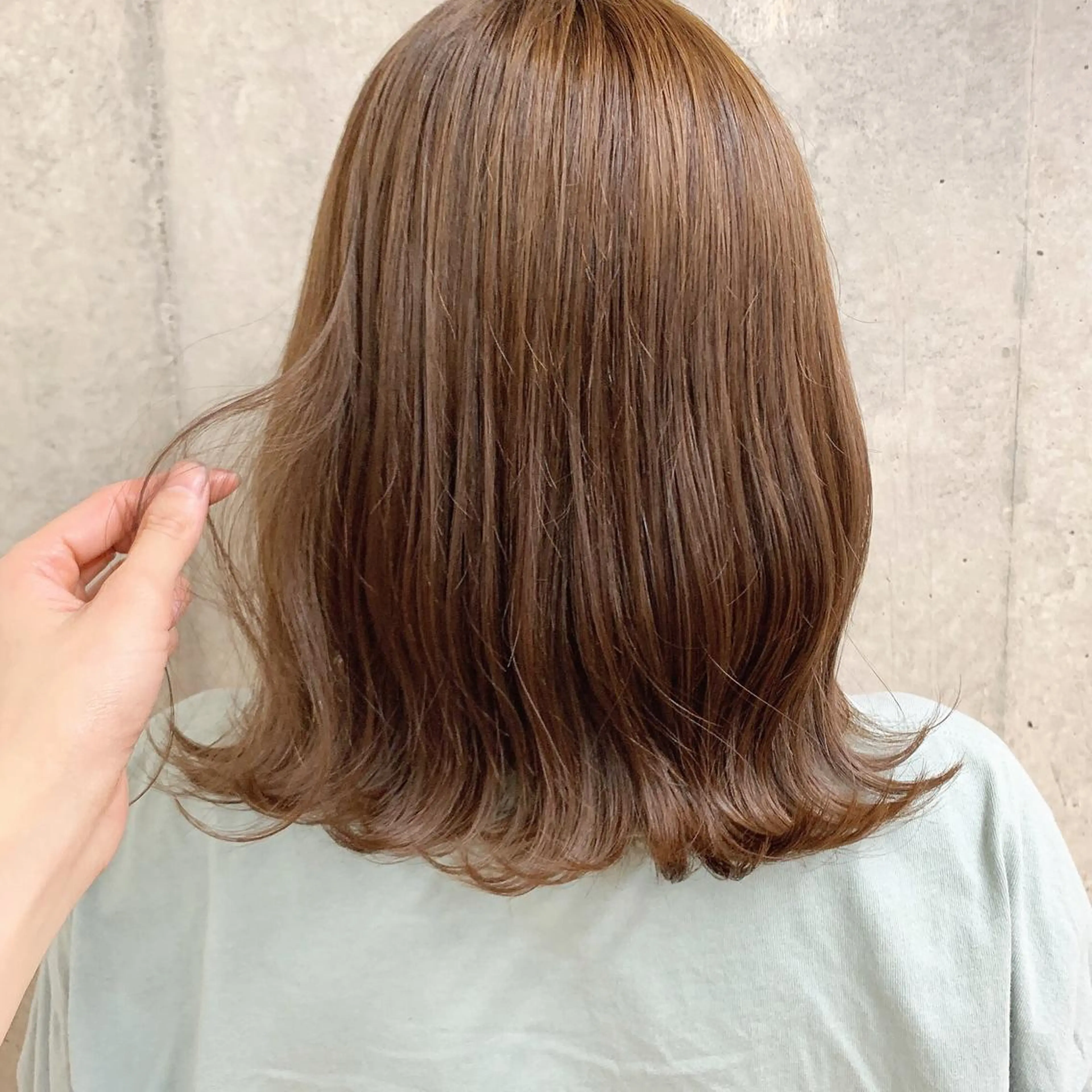 ミディアム カラー ブリーチ ブリーチなしカラー CITY louwe 脇坂彩音のヘアスタイル
