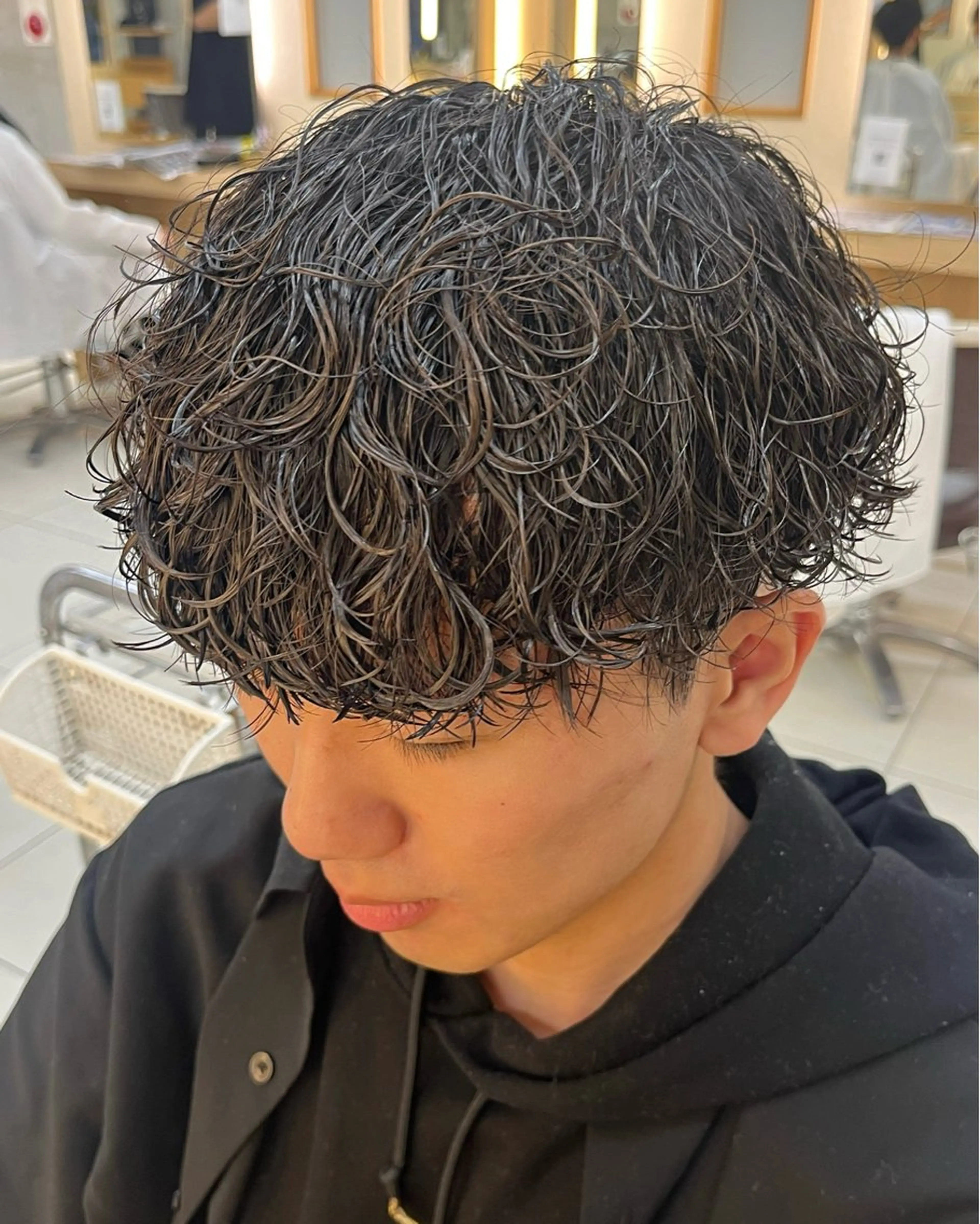 メンズ センターパート フェザーパーマ マッシュ メンズパーマ メンズツイストパーマ 波巻き/ツイスパ ⭐️岡安のヘアスタイル