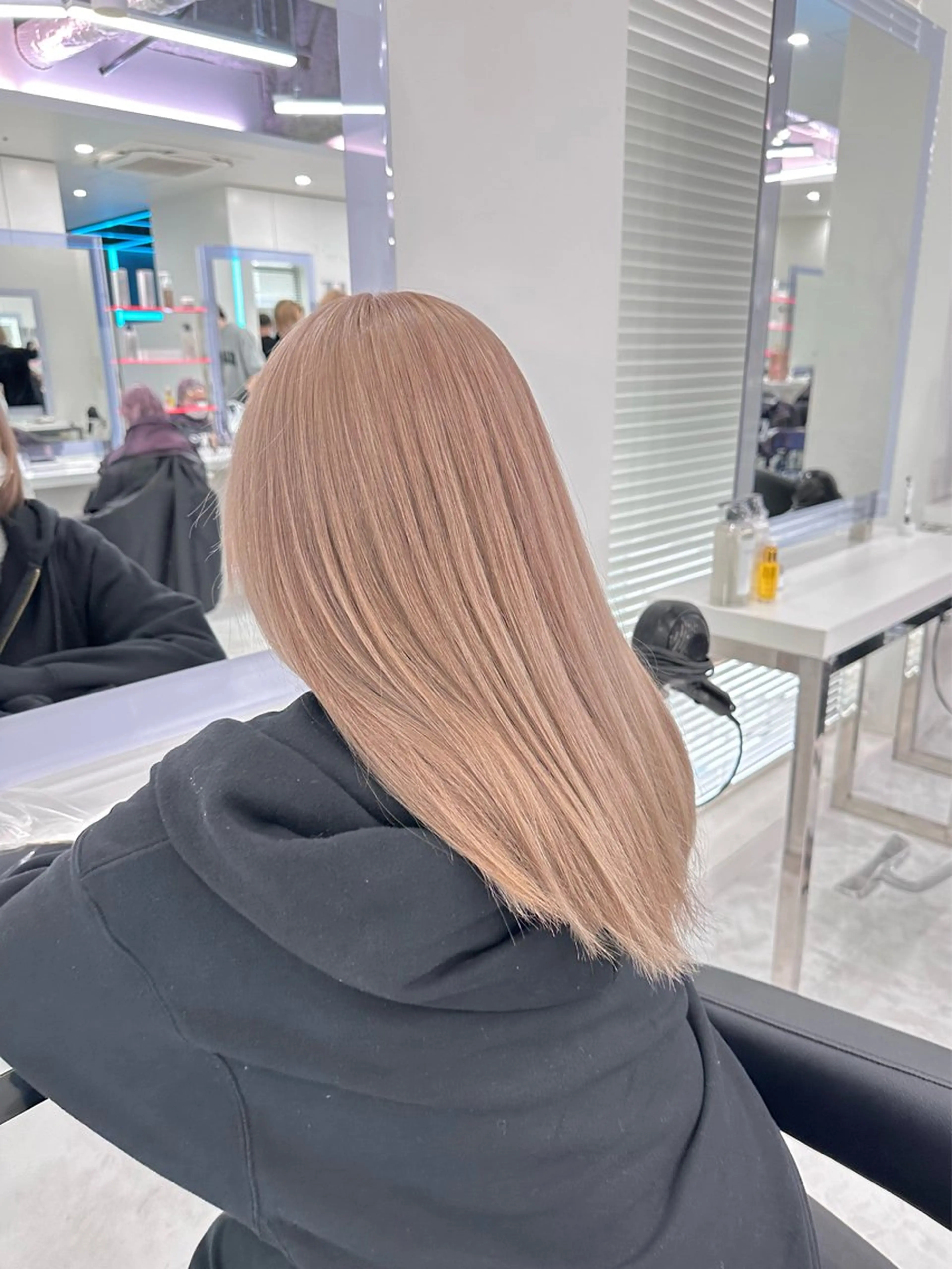 ロング カラー ベージュカラー ブリーチ ブロンド グレージュ ハイトーンカラー ベージュ‎/ダブルカ ラー/RINKA🎀のヘアスタイル