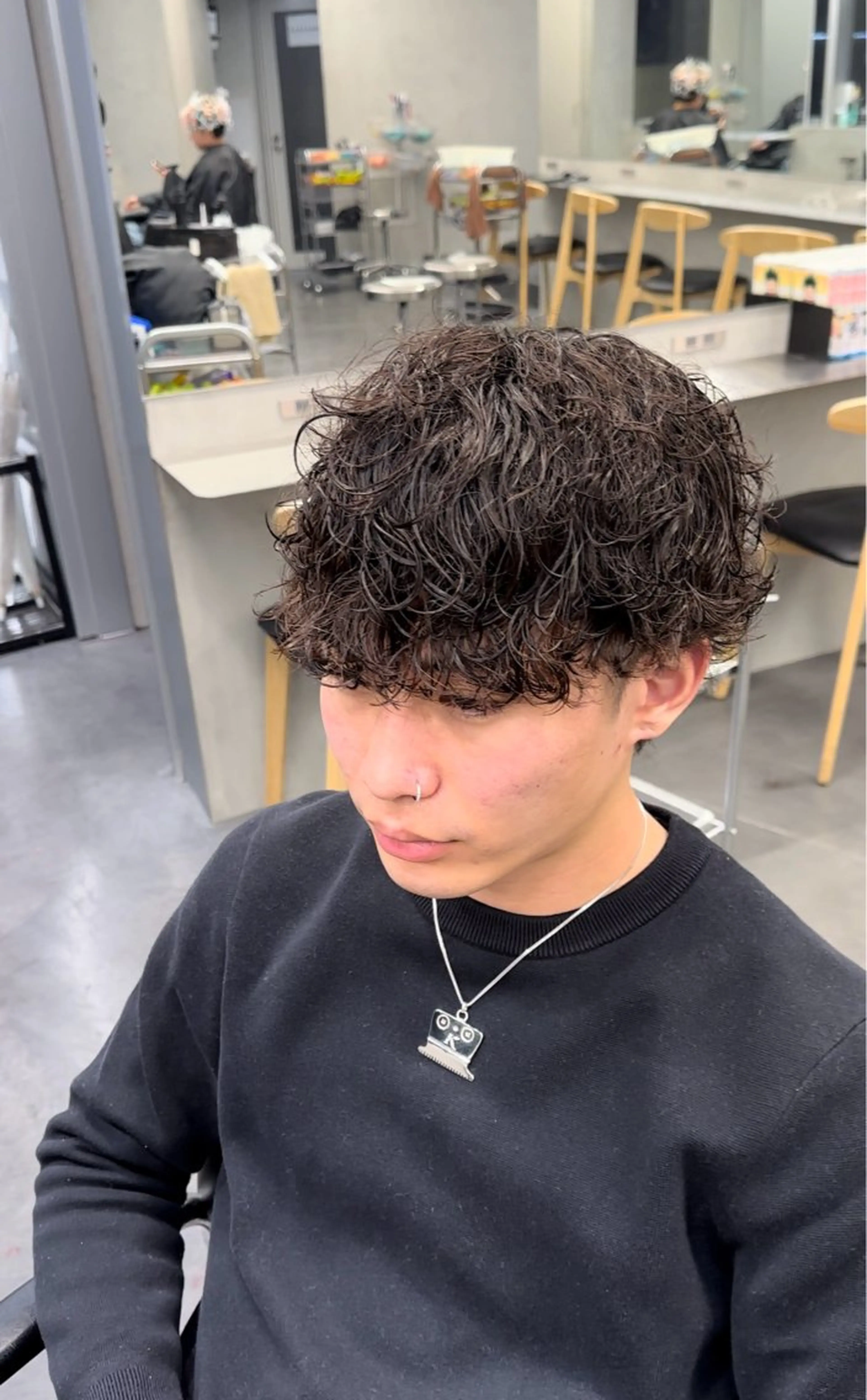 ミディアム パーマ メンズ ミディアムパーマ メンズパーマ カット パーマ 伊藤 大地のヘアスタイル