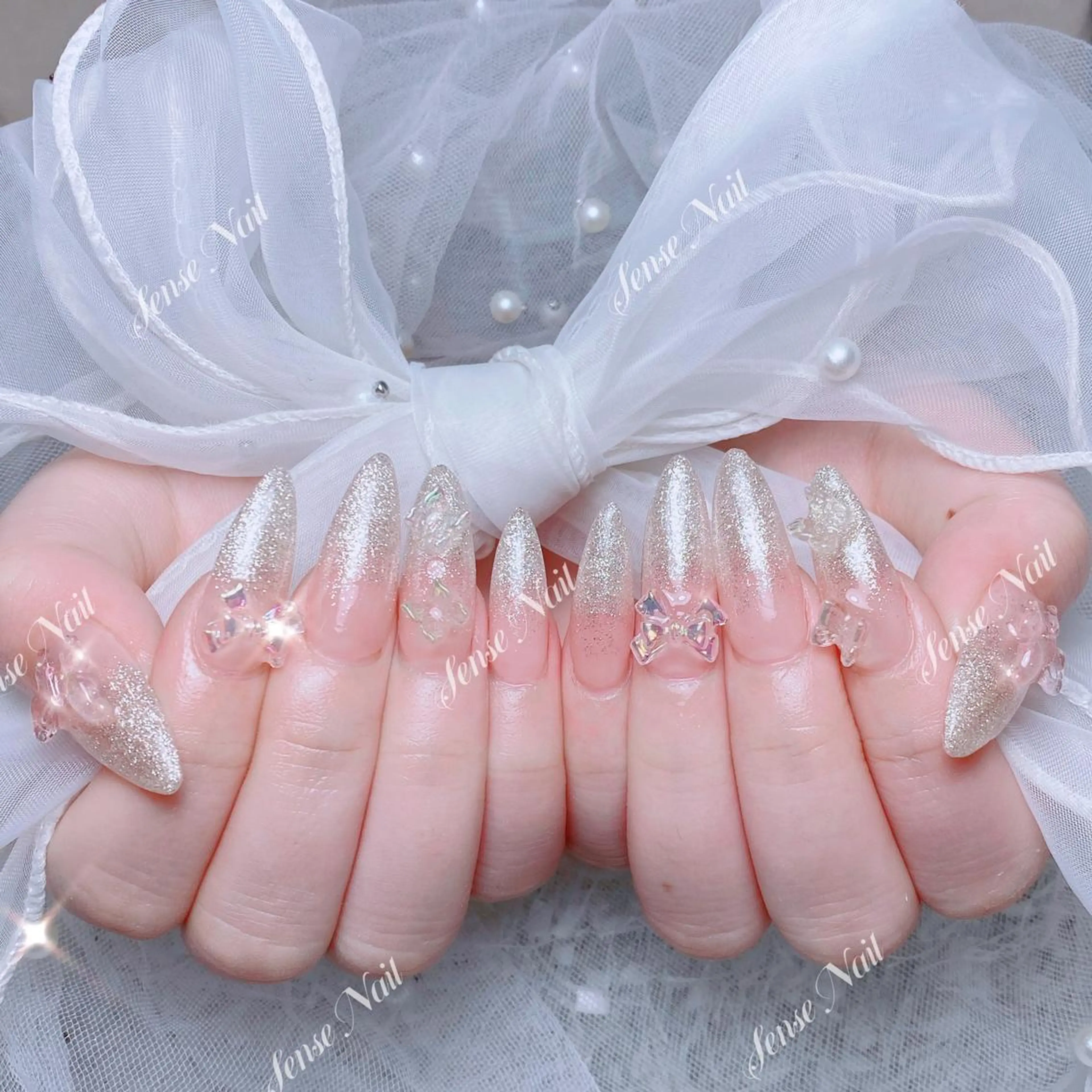 ネイル ハンドネイル ハンドケア Queening 🦋のネイルデザイン