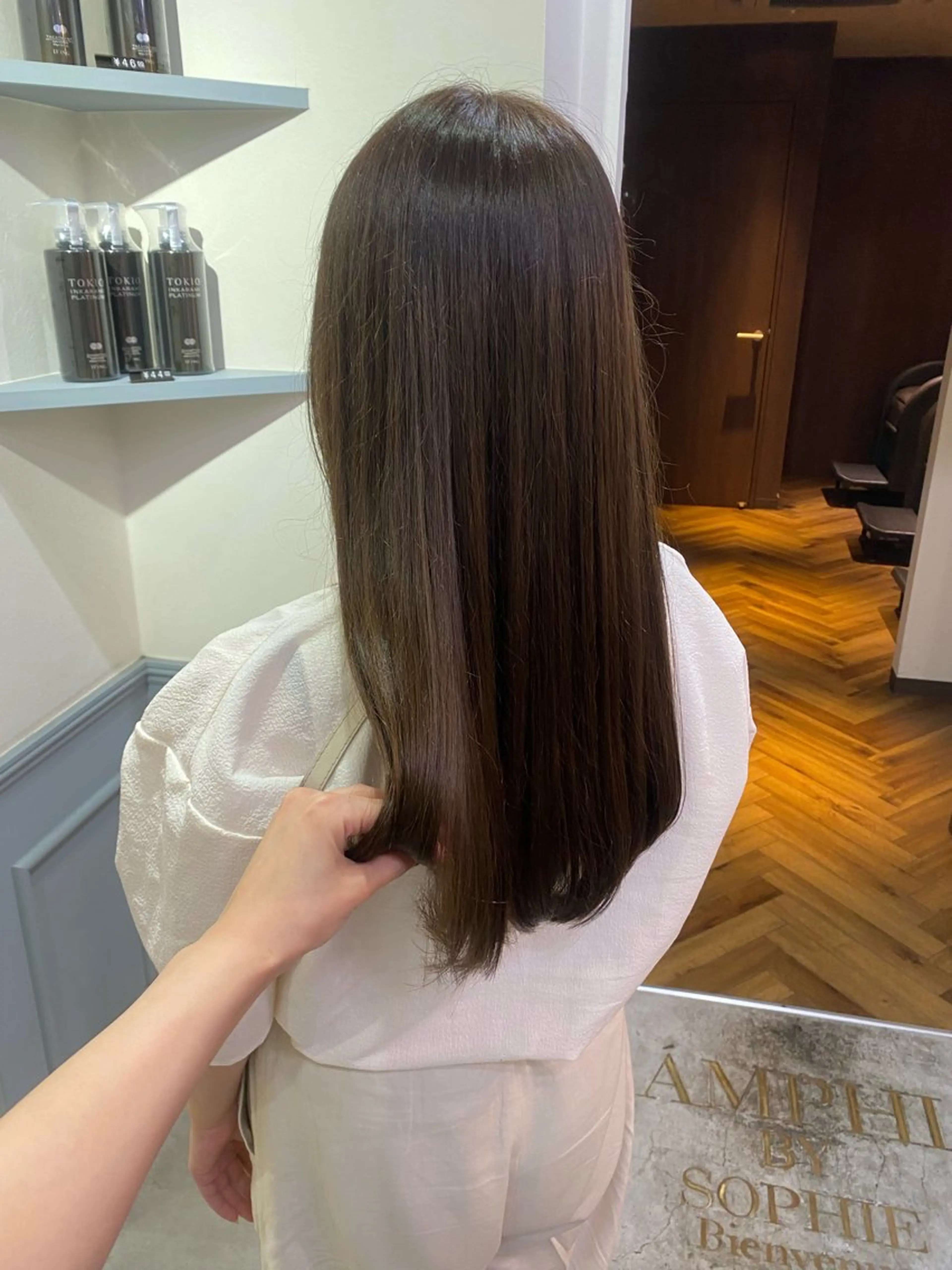 セミロング 髪質改善 トリートメント カット ヘアカラー トリートメント amphitokyo 風本朱里🐥のヘアスタイル