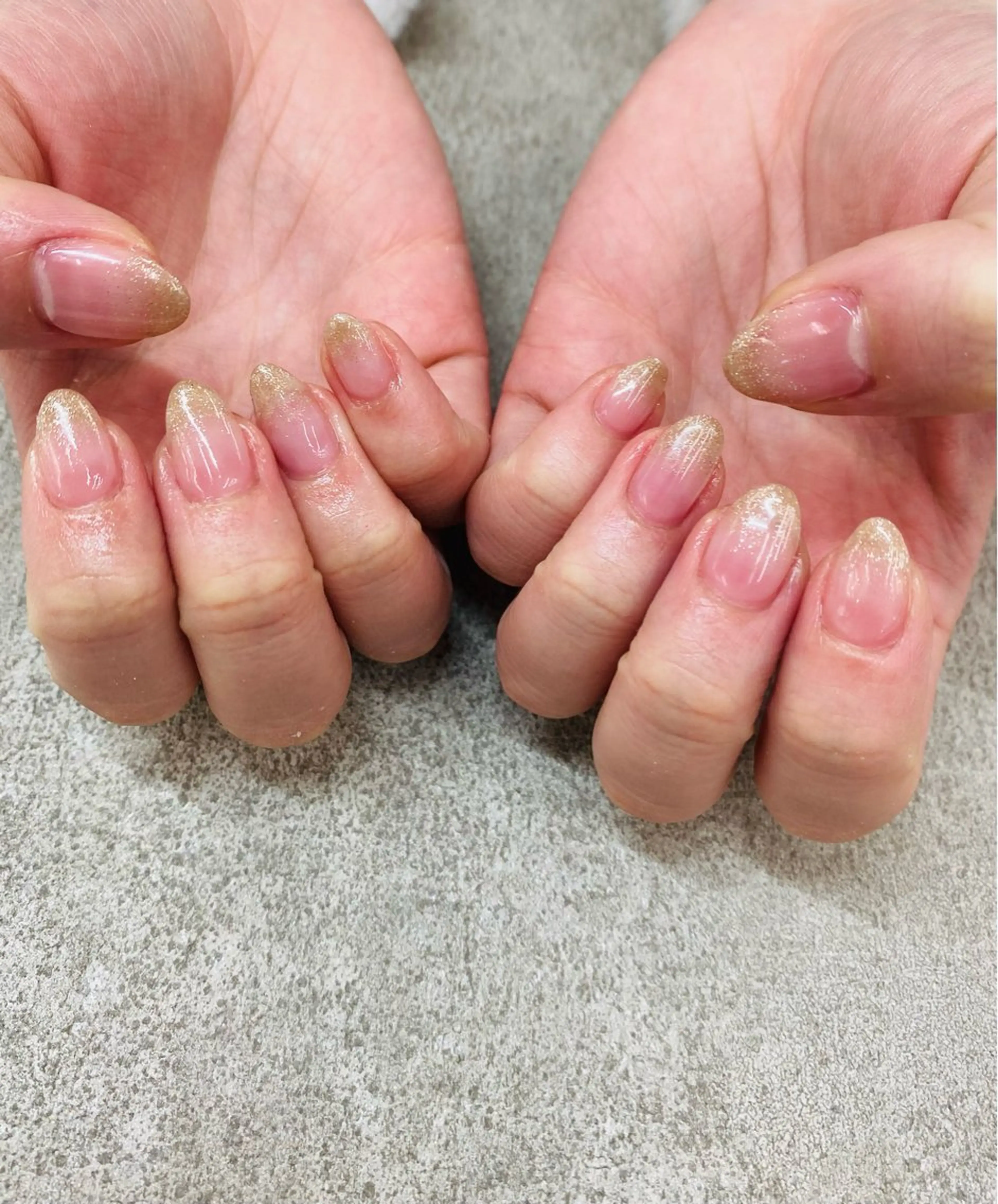 ネイル グラデーション ラメ(グリッター) ラメグラデーション MAXKELLY AIのネイルデザイン