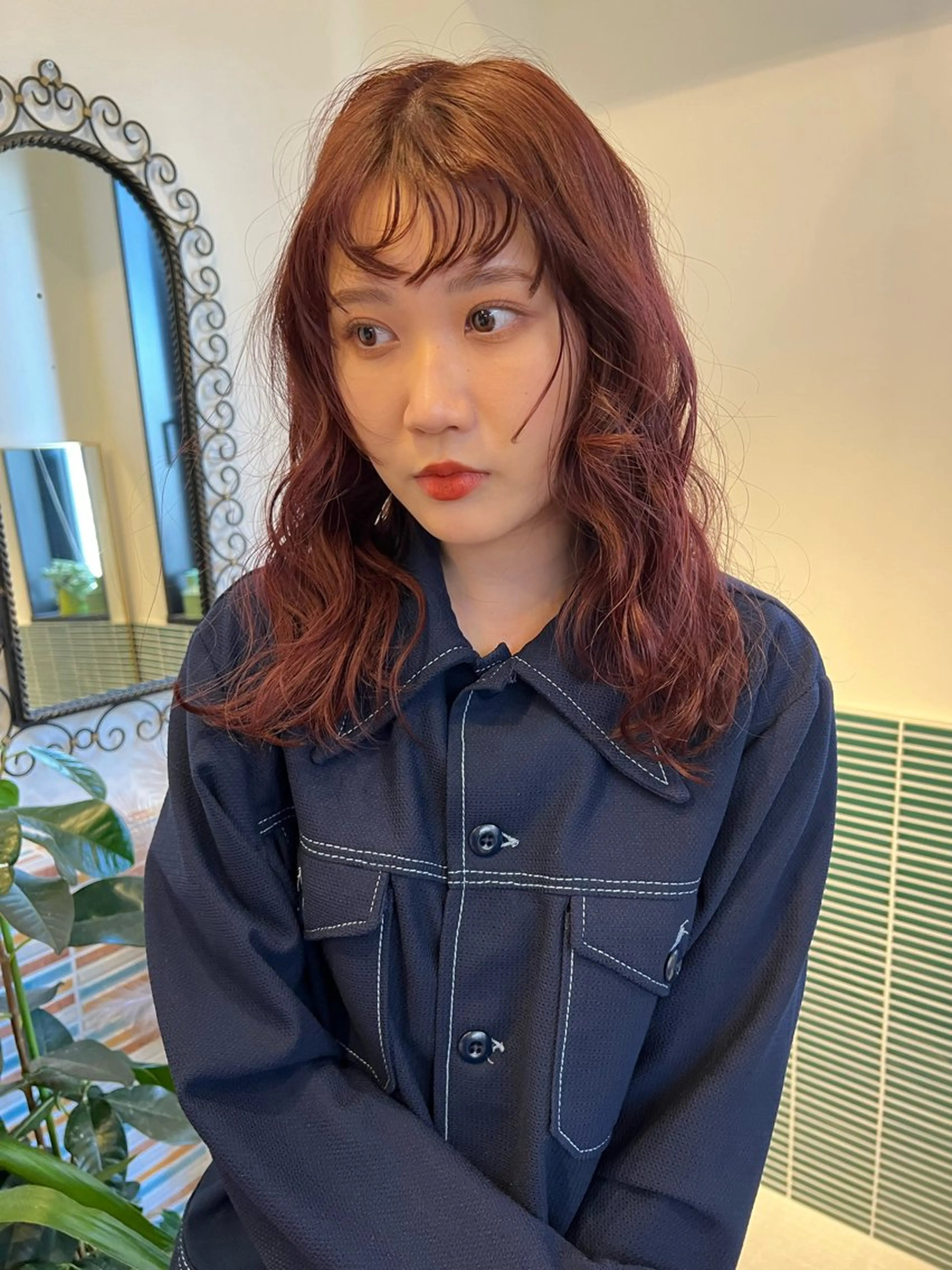 ロング カット ヘアカラー ミルクティーベージュ outaのヘアスタイル