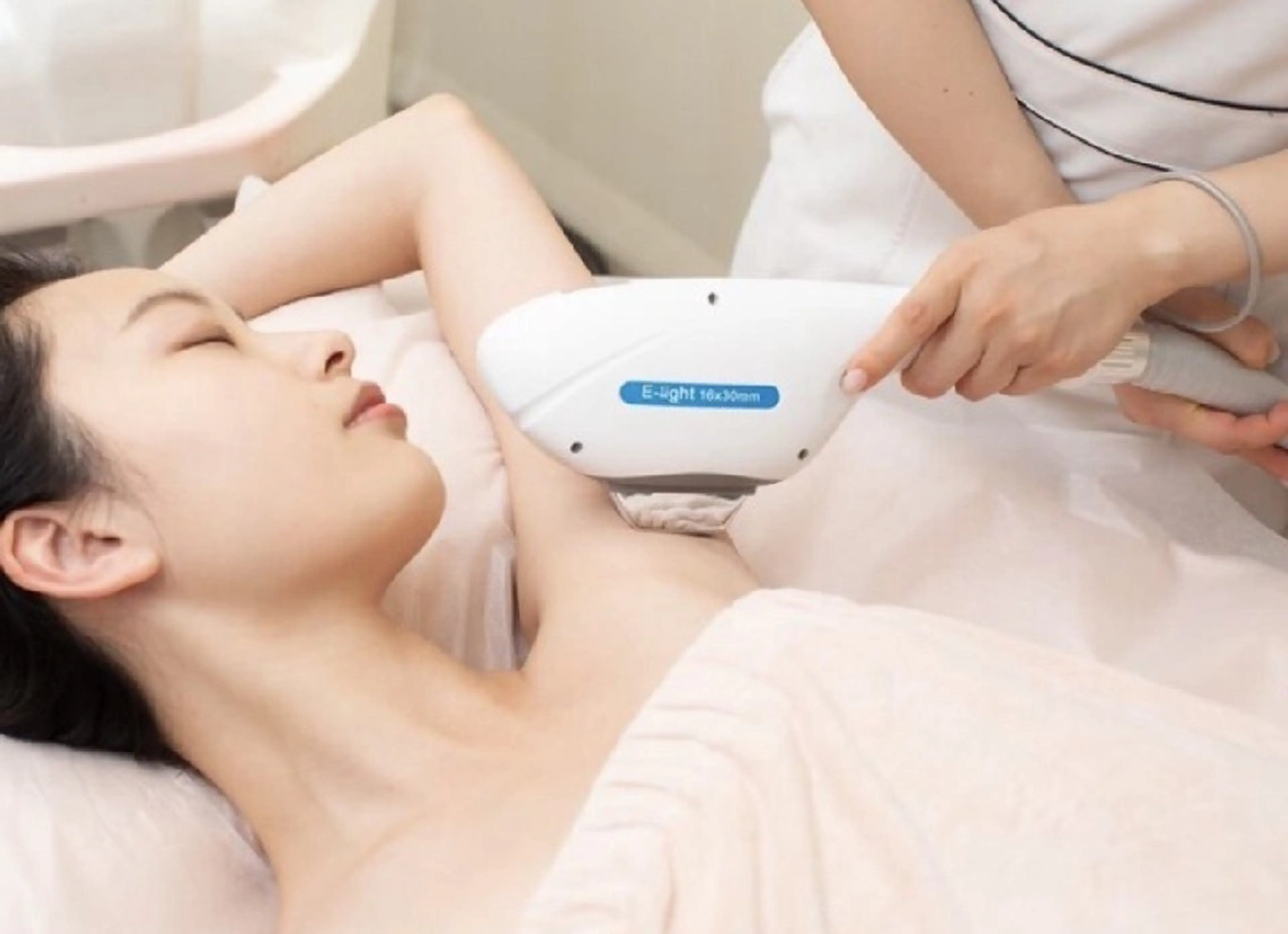 脱毛人気No1★】つるすべ全身脱毛(顔/VIO込)折り返し連絡後確定の写真