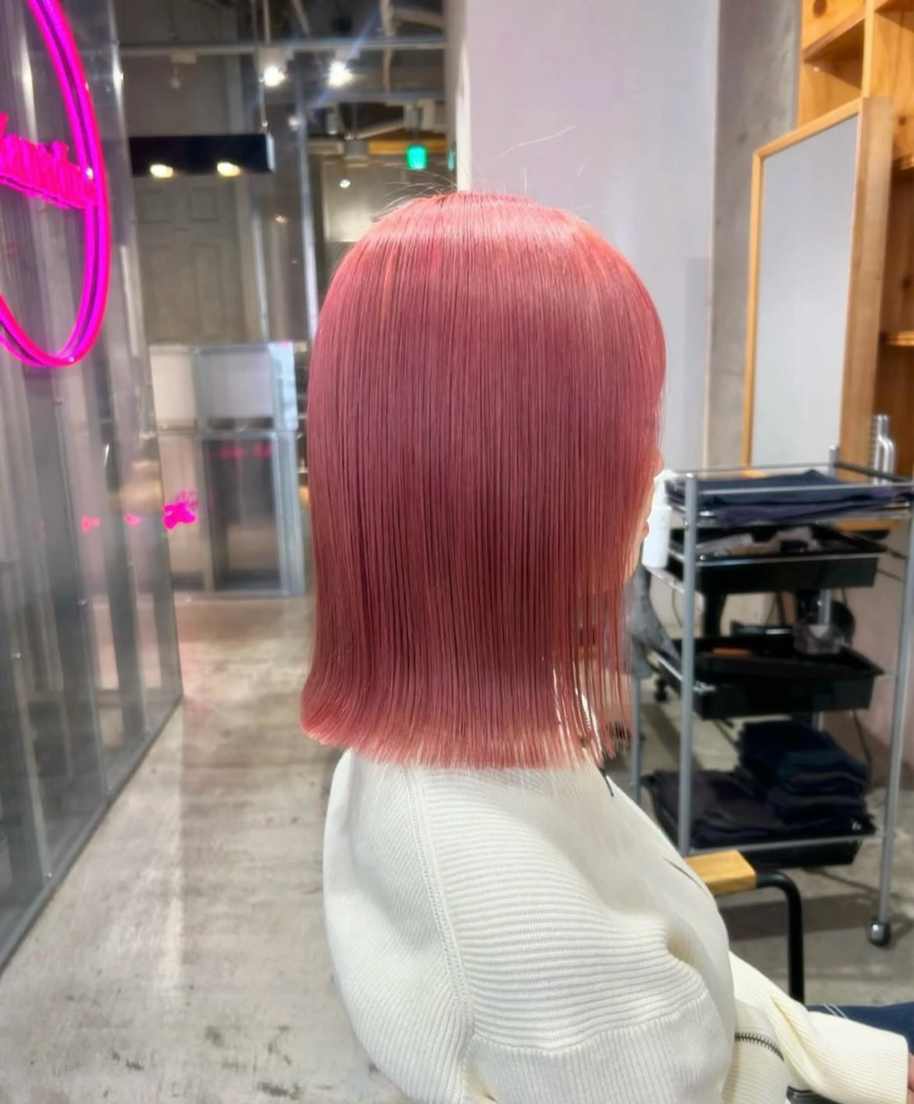 ミディアム カラー トミオカ ノアのヘアスタイル