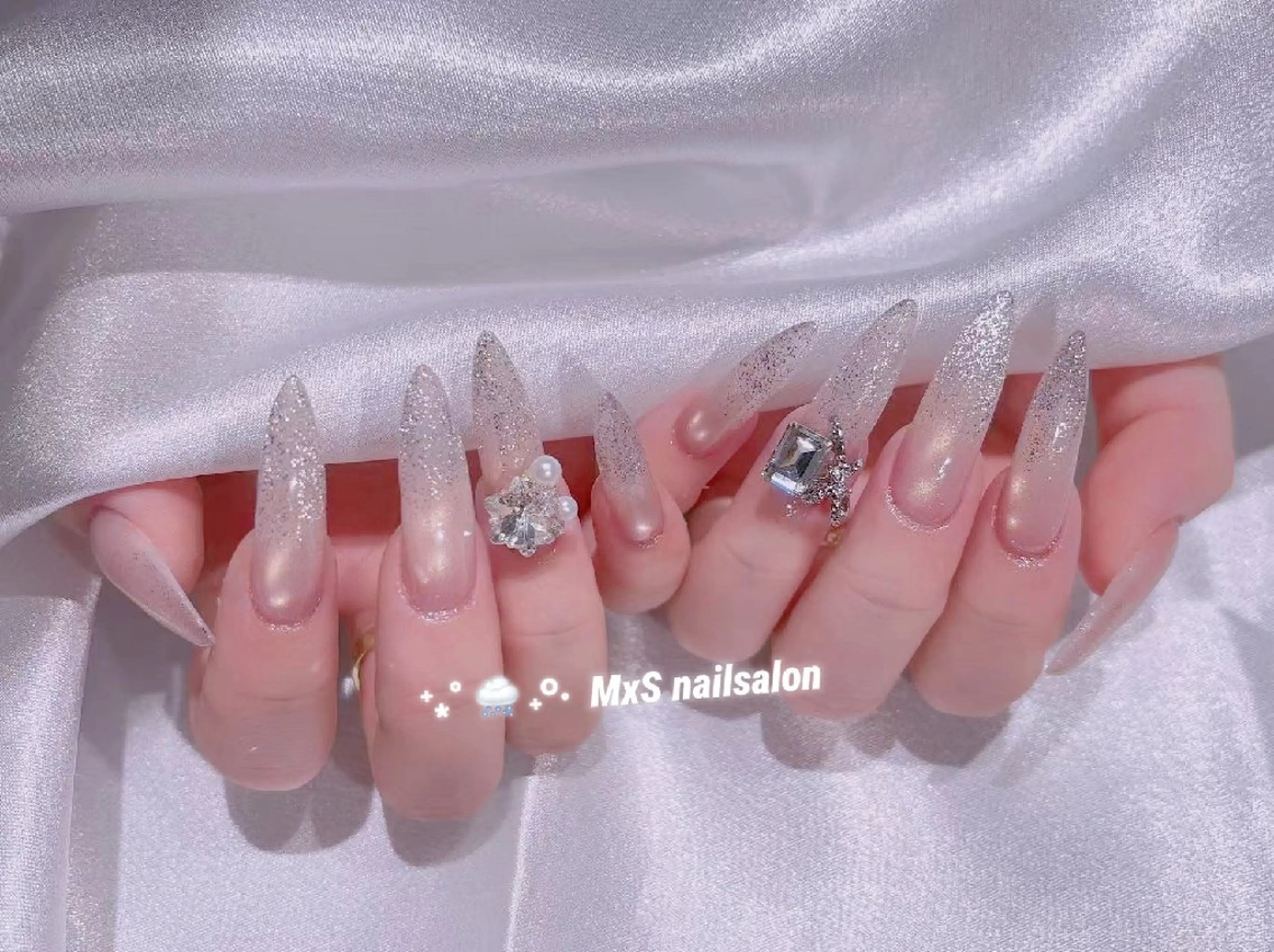 ネイル ハンドネイル ハンドケア MxS Nail(長さだし/フィルイン/マグネット/韓国ネイル/ワンホンネイル/ワンカラー)所属・MxS リィリィのネイルデザイン