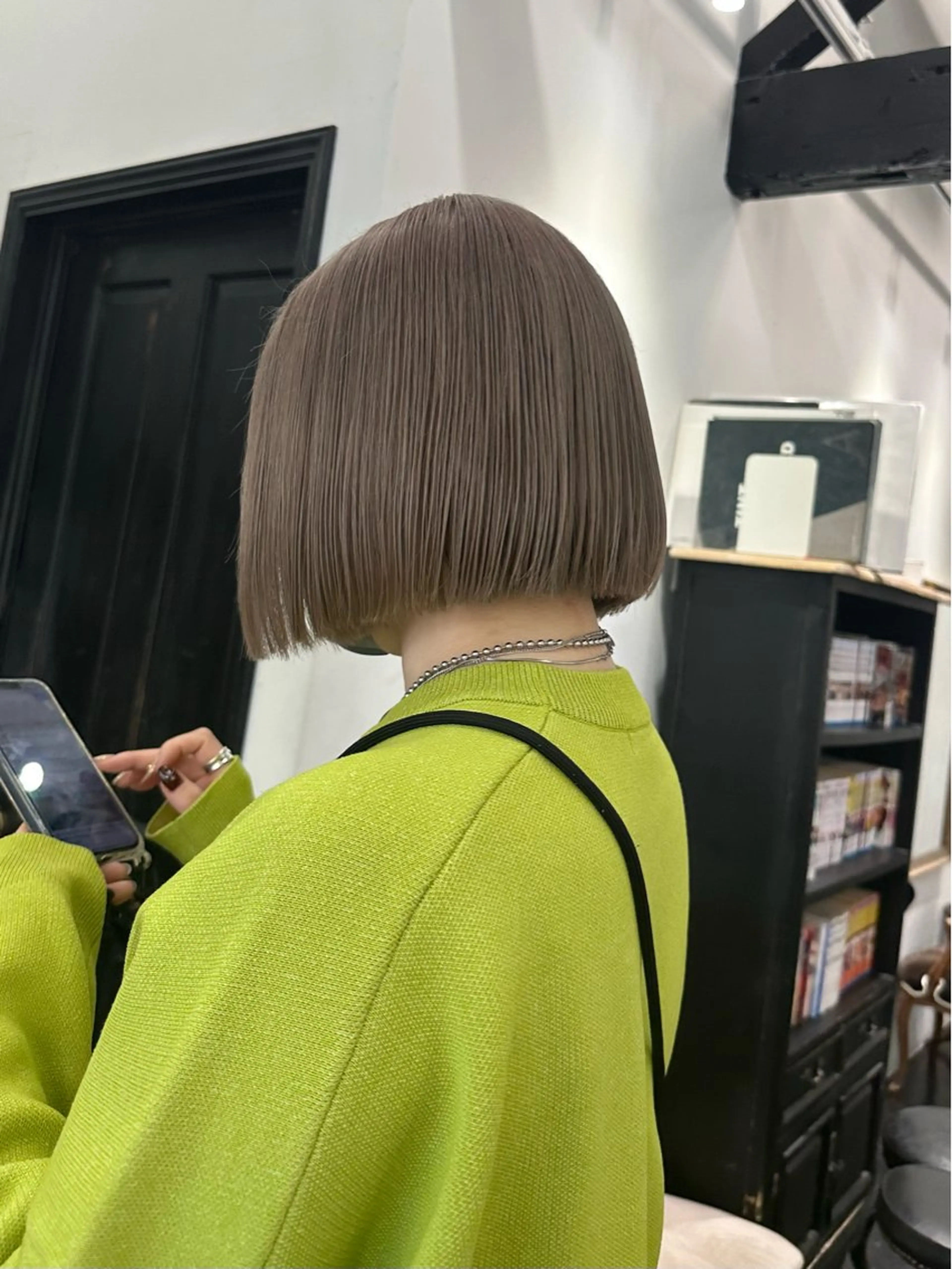 ミディアム カラー ベージュカラー 透明感カラー グレージュ REAL 心斎橋所属・ブリーチ/ベージュ /ピンク🦋ナツミのヘアスタイル