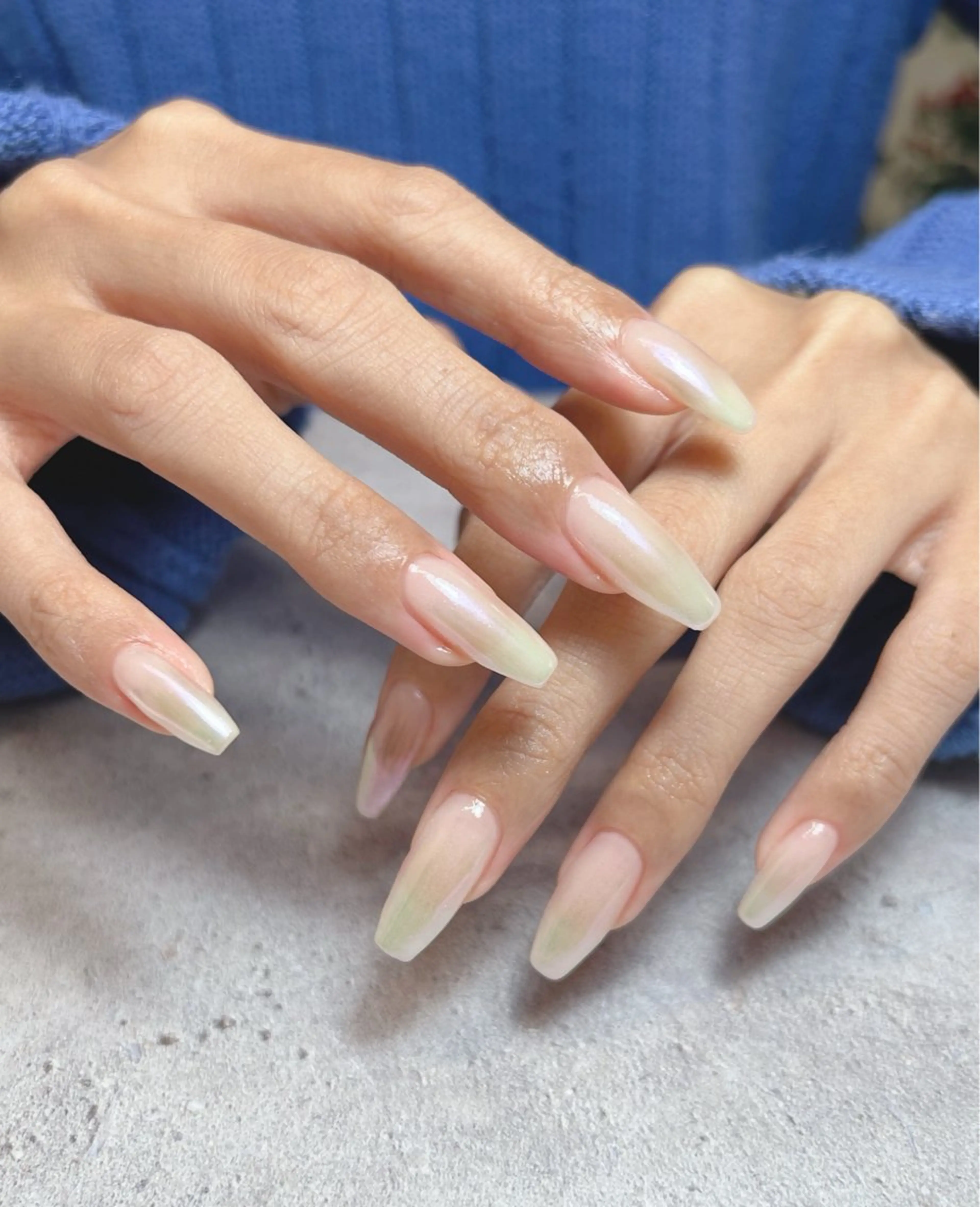 ネイル オーロラネイル グラデーション シンプルネイル 透灯 TOUTOU所属・透灯 TOUTOU 🪄のネイルデザイン