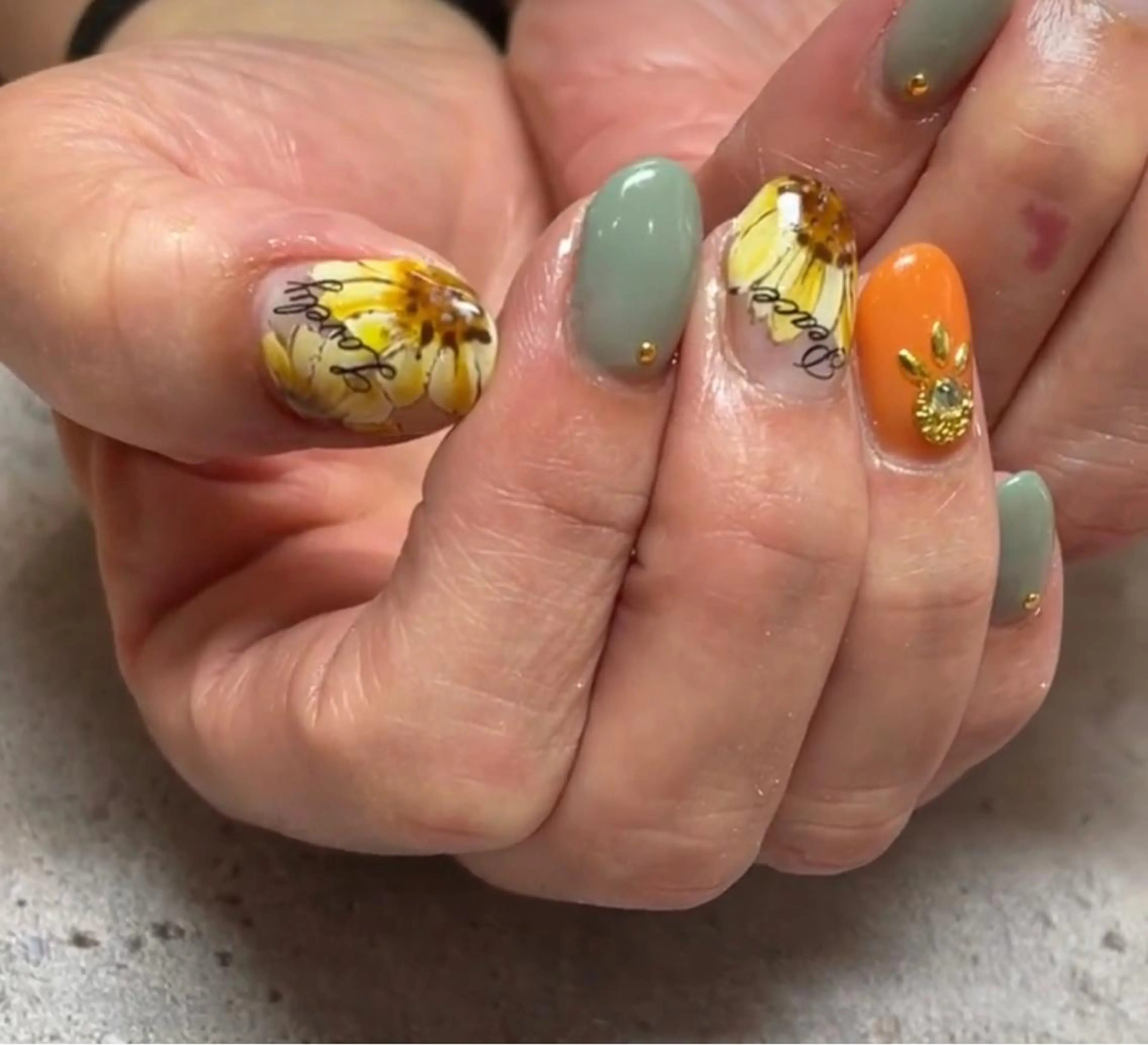 ネイル フラワーネイル ジェルネイル SINCERELY シンシアリー🌈のマツエク・マツパデザイン