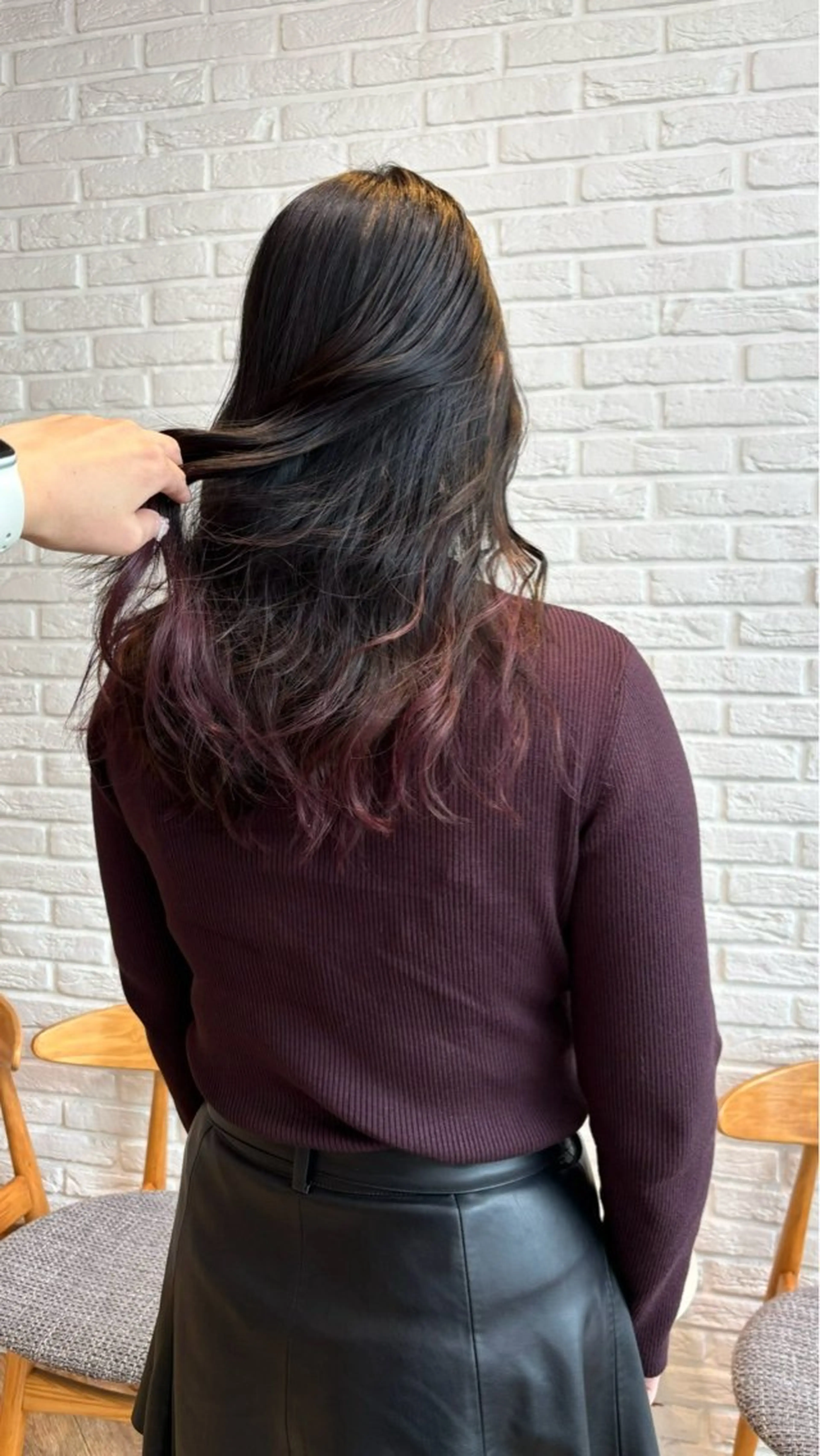 セミロング カラー SLASHスラッシュ 小西結奈のヘアスタイル