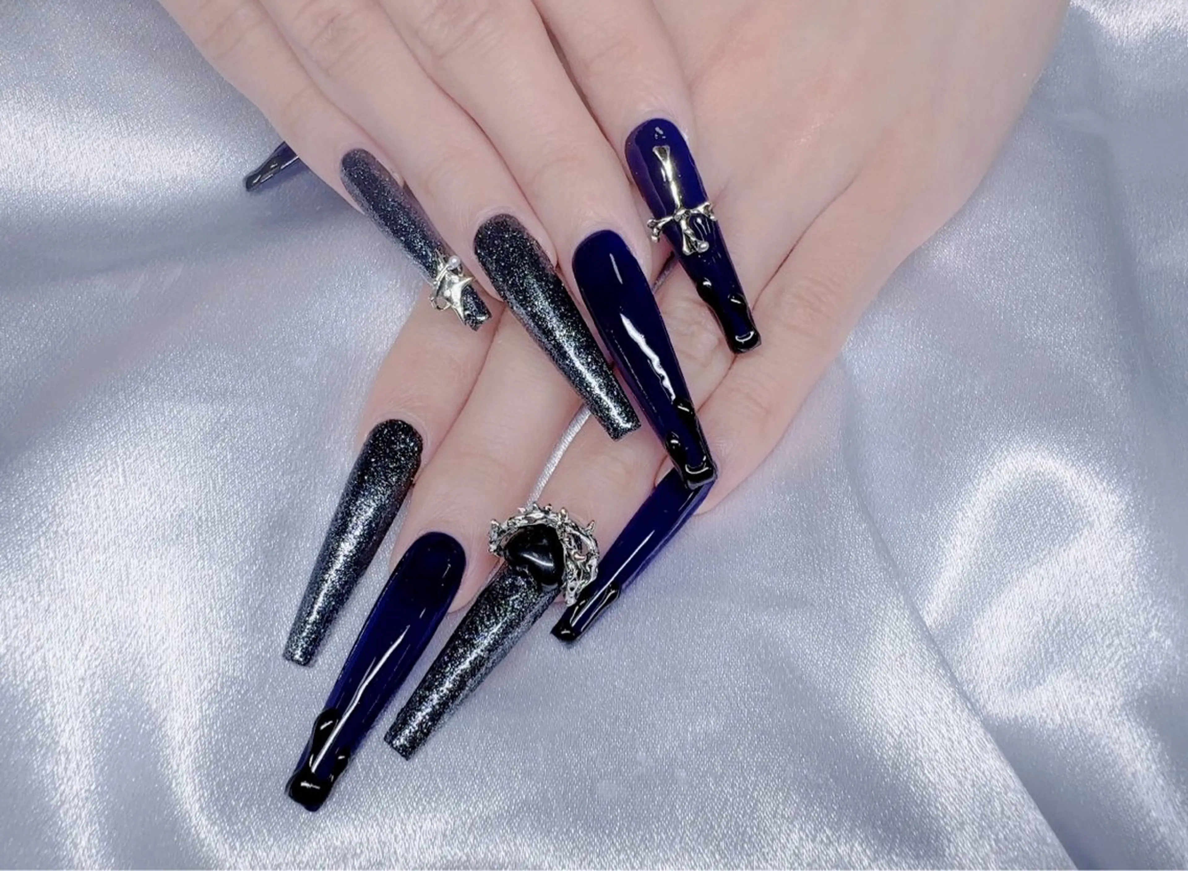 ネイル ラメ(グリッター) ロングネイル ハンドネイル Mimo beau ty   salonのネイルデザイン
