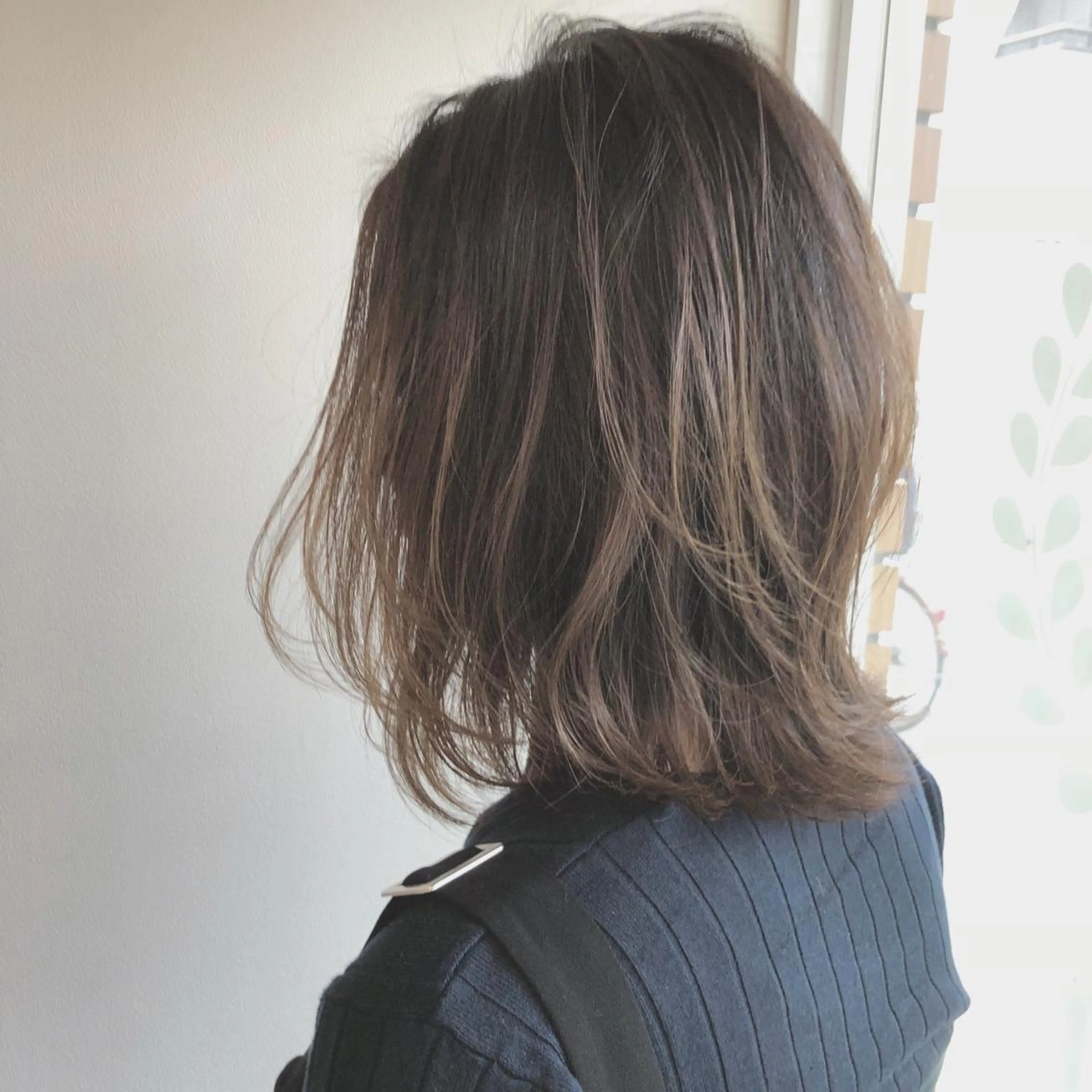 ミディアム ハイライト カット ヘアカラー トリートメント ＨＩ ROのヘアスタイル