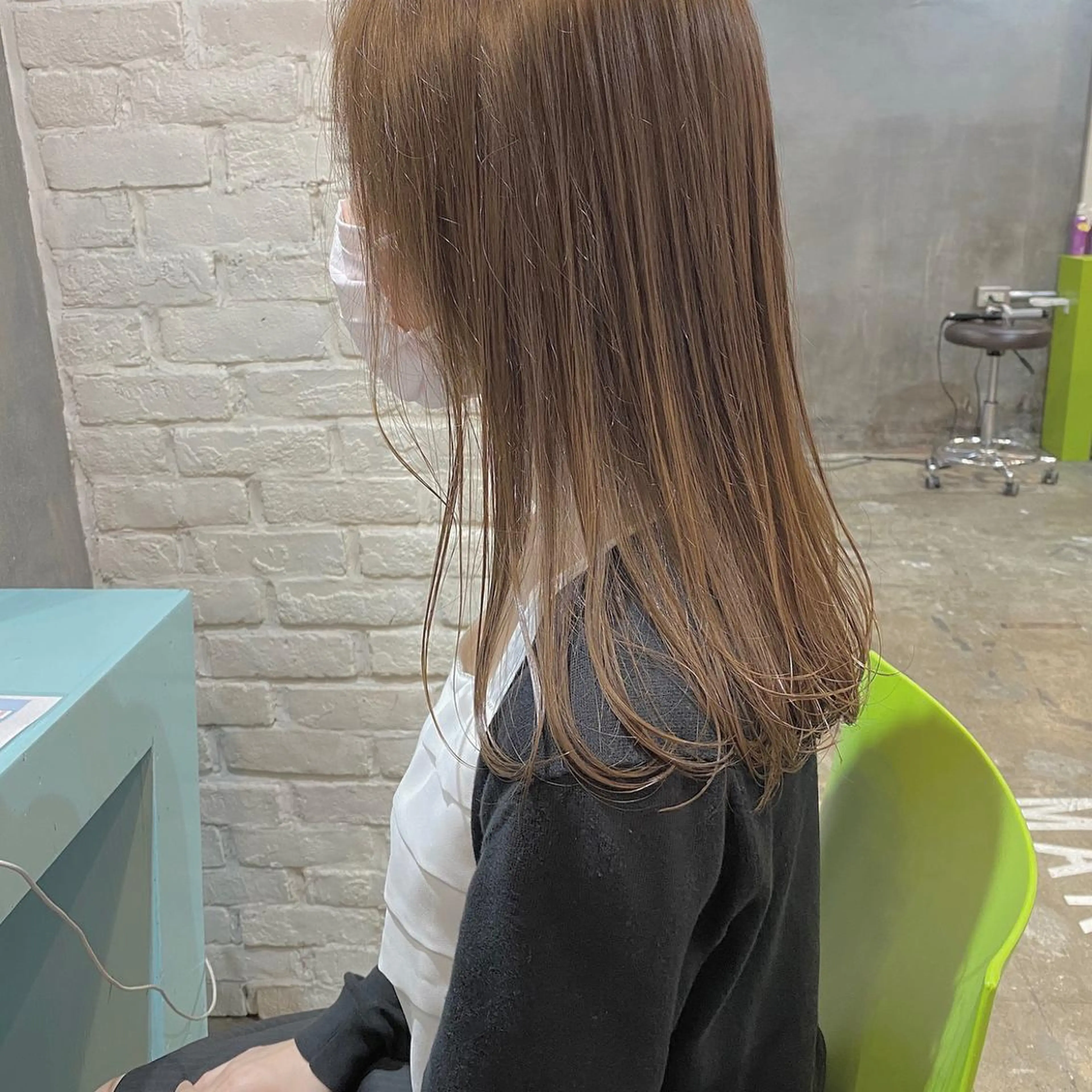 セミロング カラー CLUTCH天王寺 西藤遥河のヘアスタイル